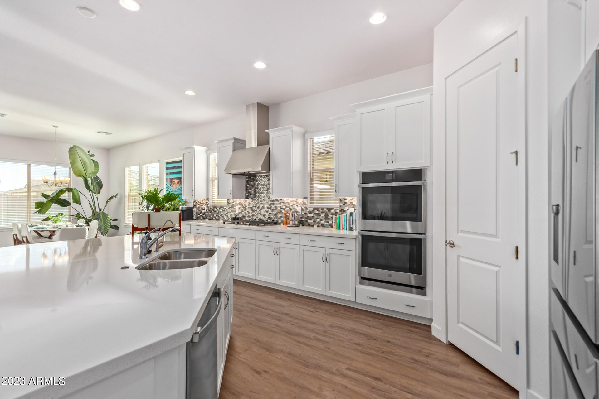 1461 E SAN CARLOS Way