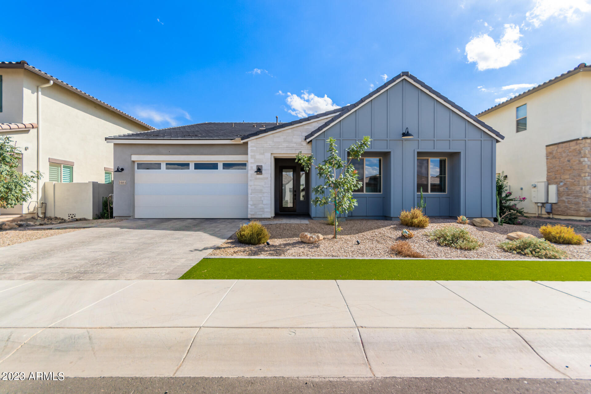 1461 E SAN CARLOS Way