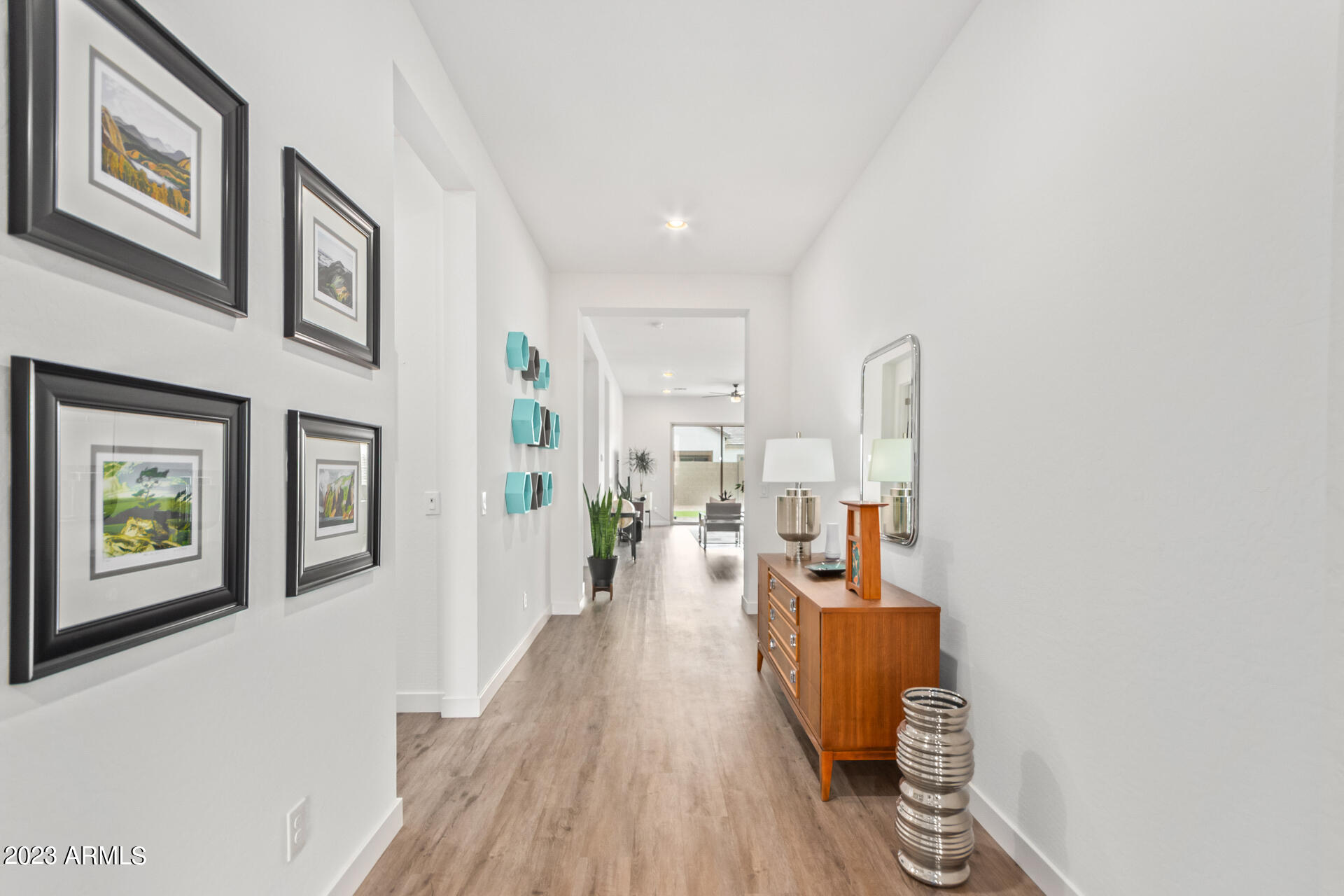 1461 E SAN CARLOS Way