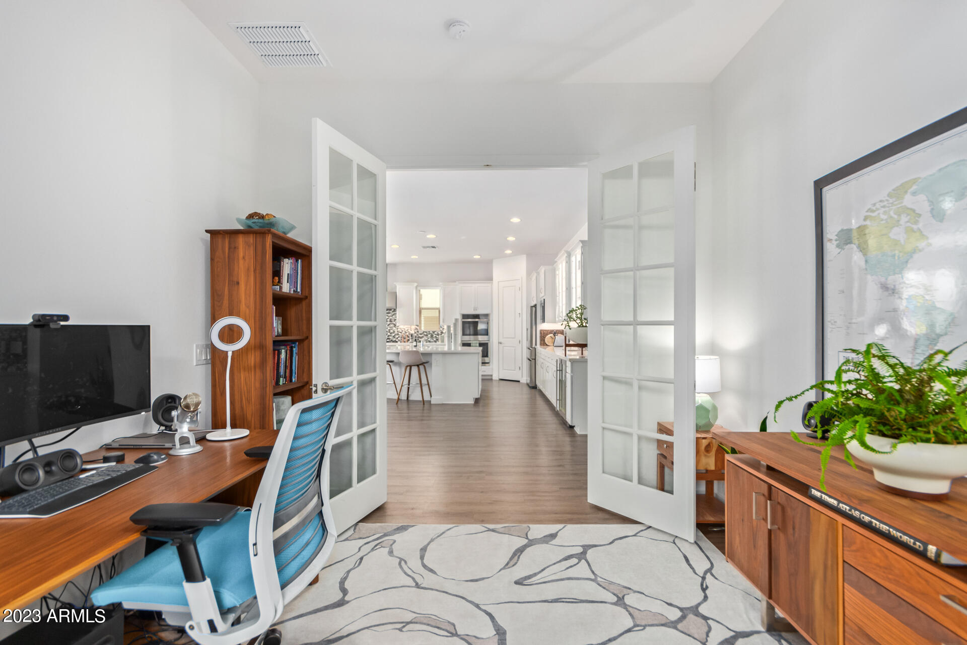 1461 E SAN CARLOS Way