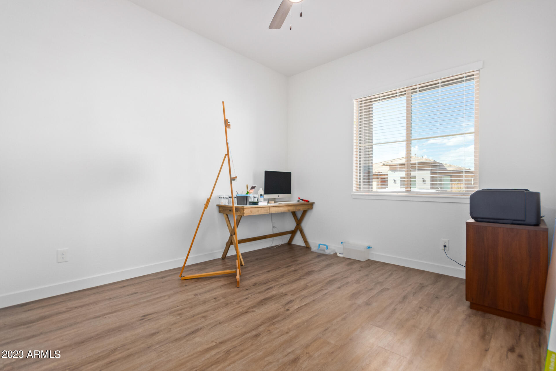 1461 E SAN CARLOS Way