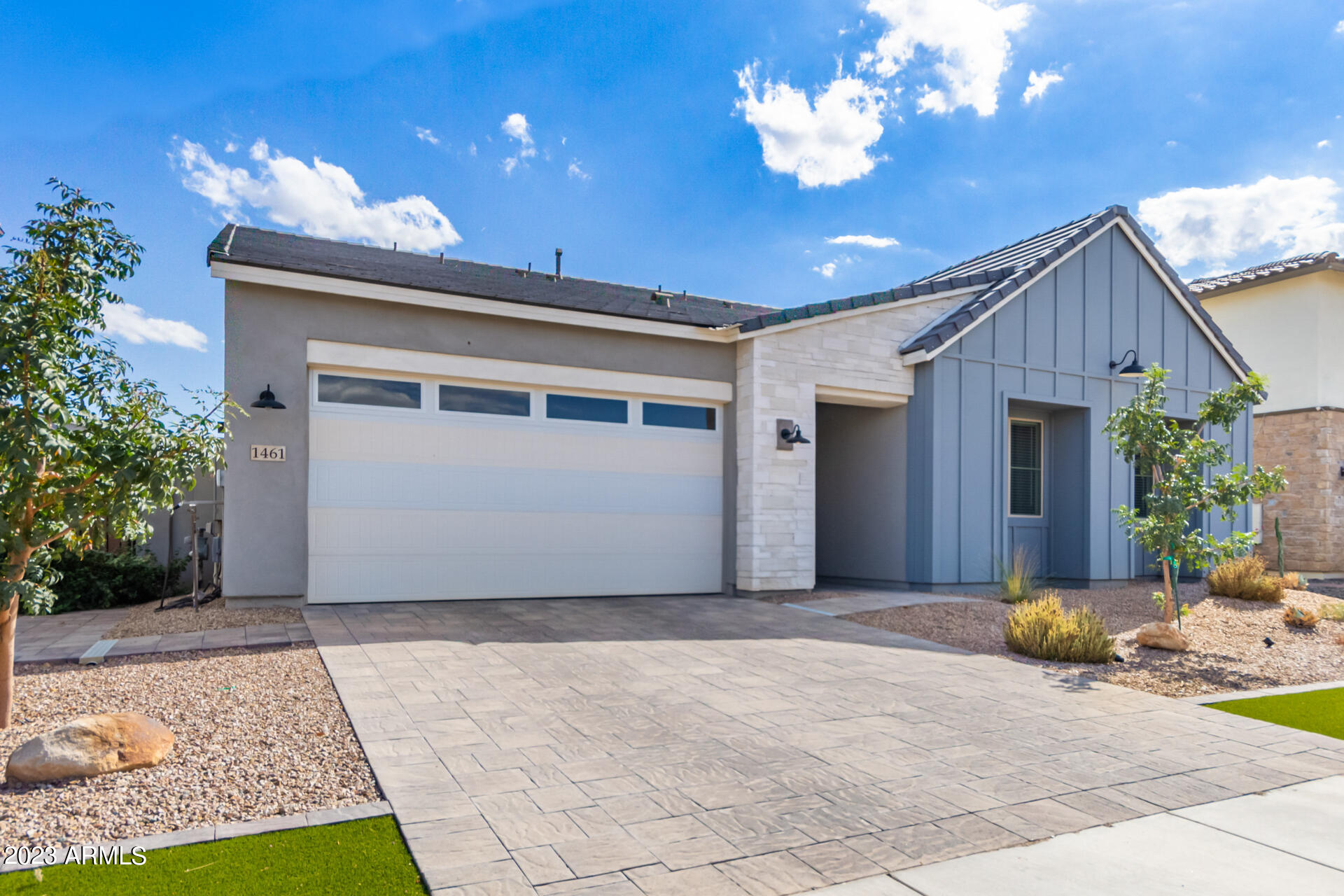 1461 E SAN CARLOS Way