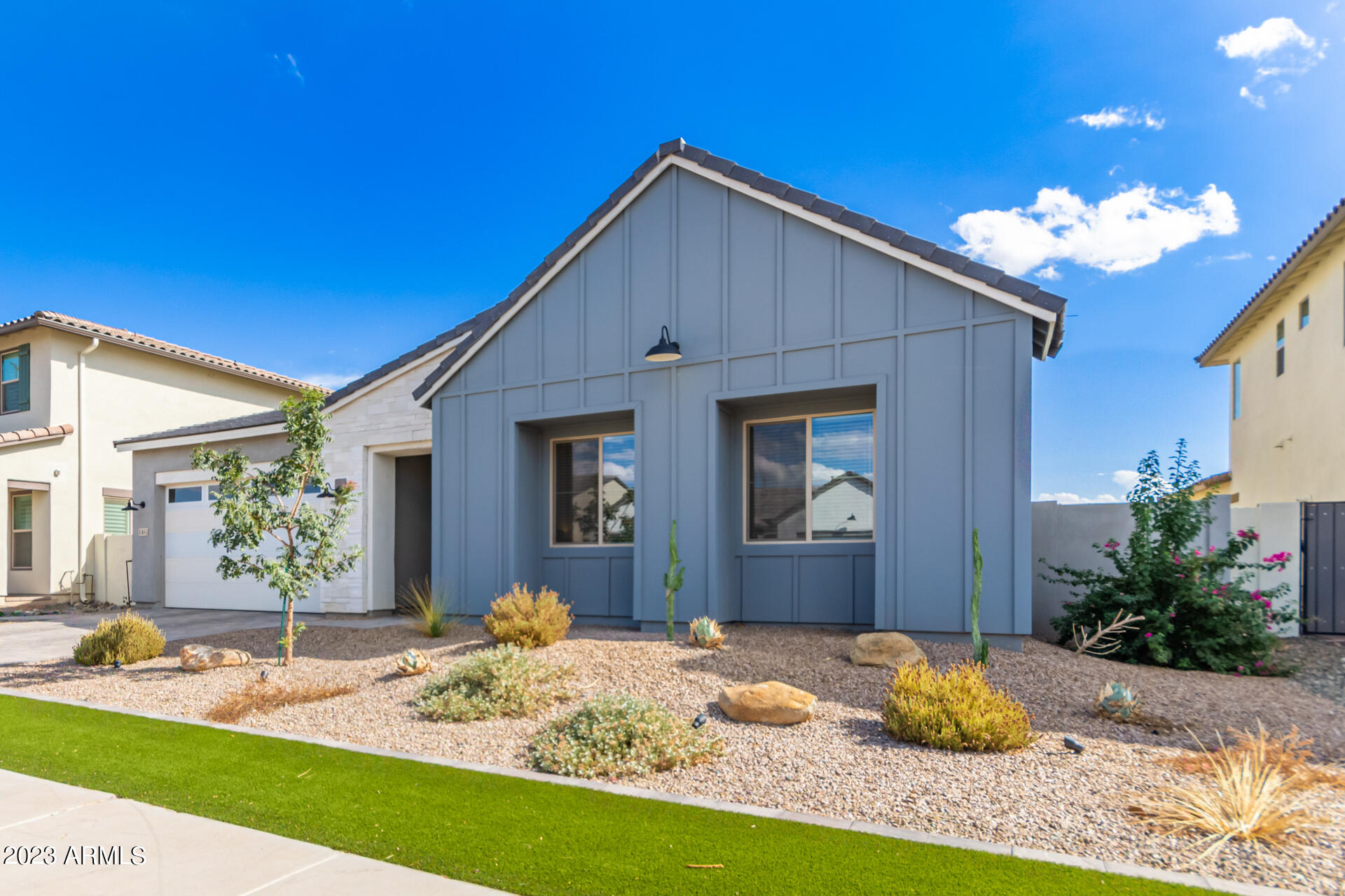 1461 E SAN CARLOS Way