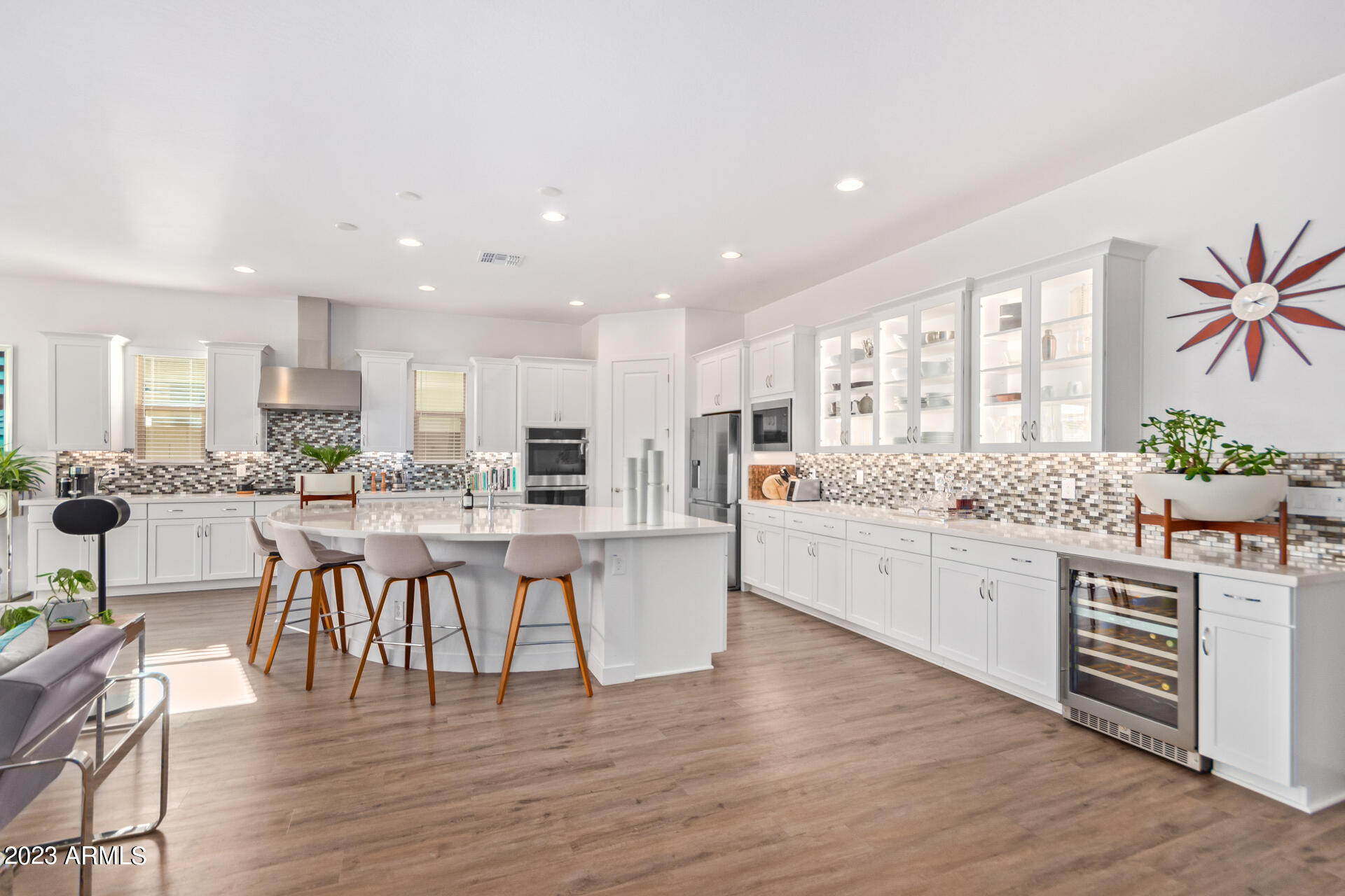 1461 E SAN CARLOS Way