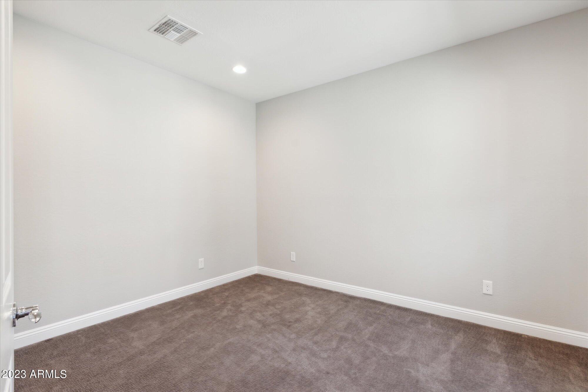 5766 W SARATOGA Court