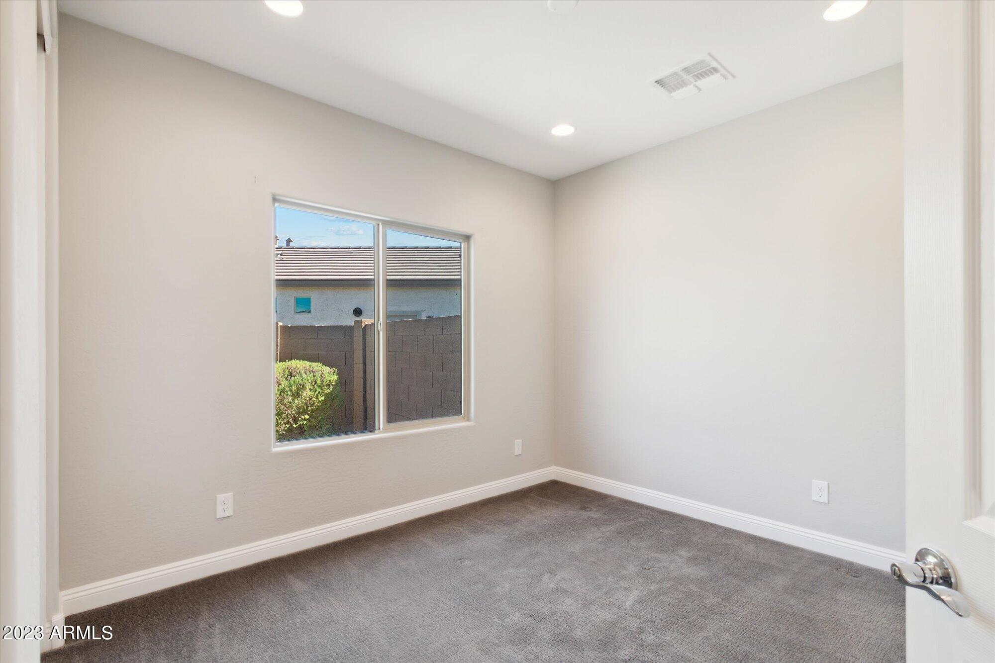 5766 W SARATOGA Court
