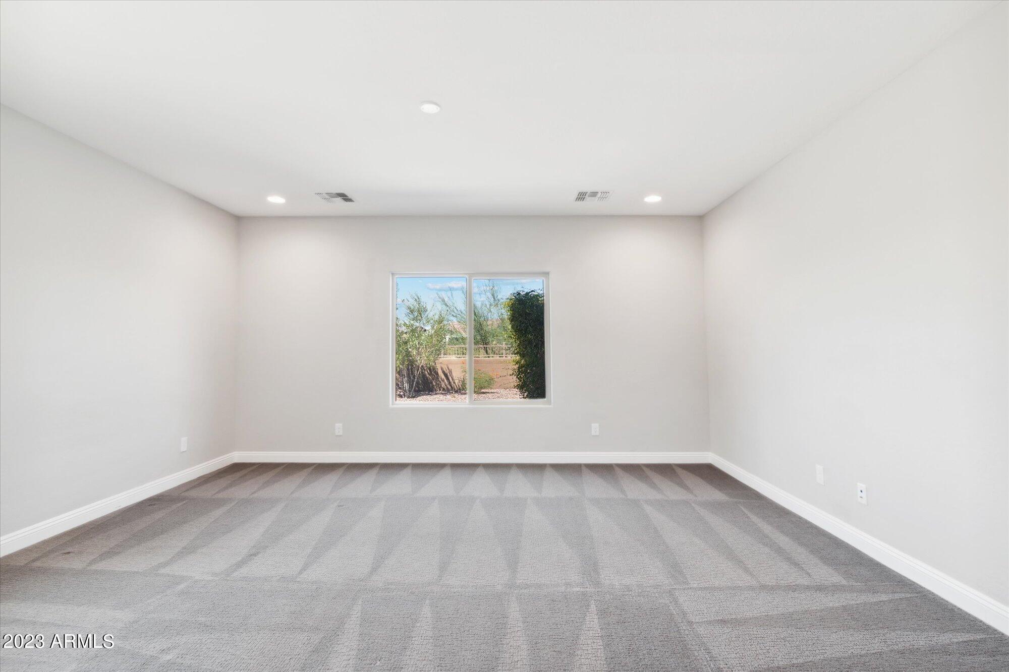 5766 W SARATOGA Court