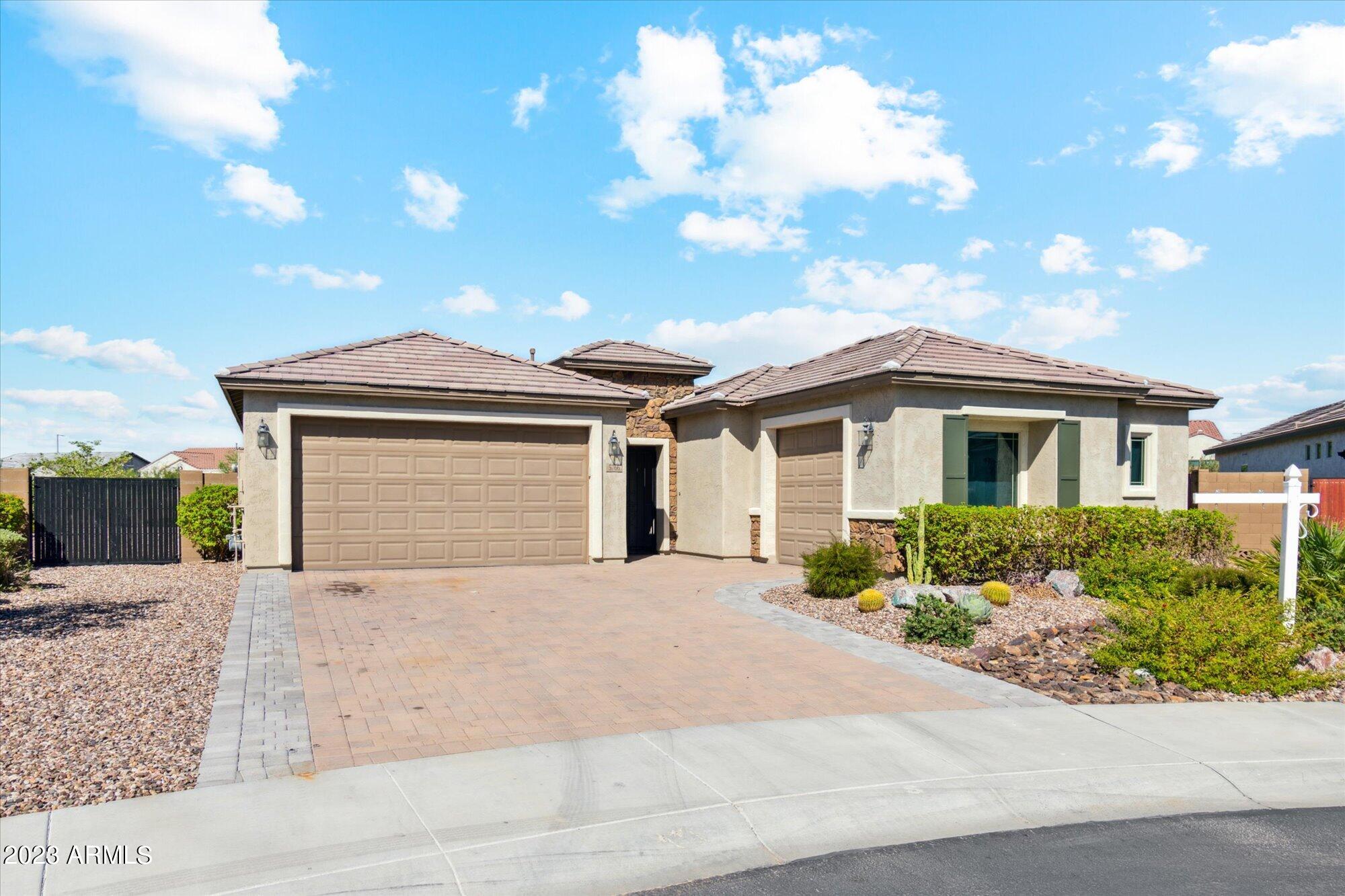 5766 W SARATOGA Court