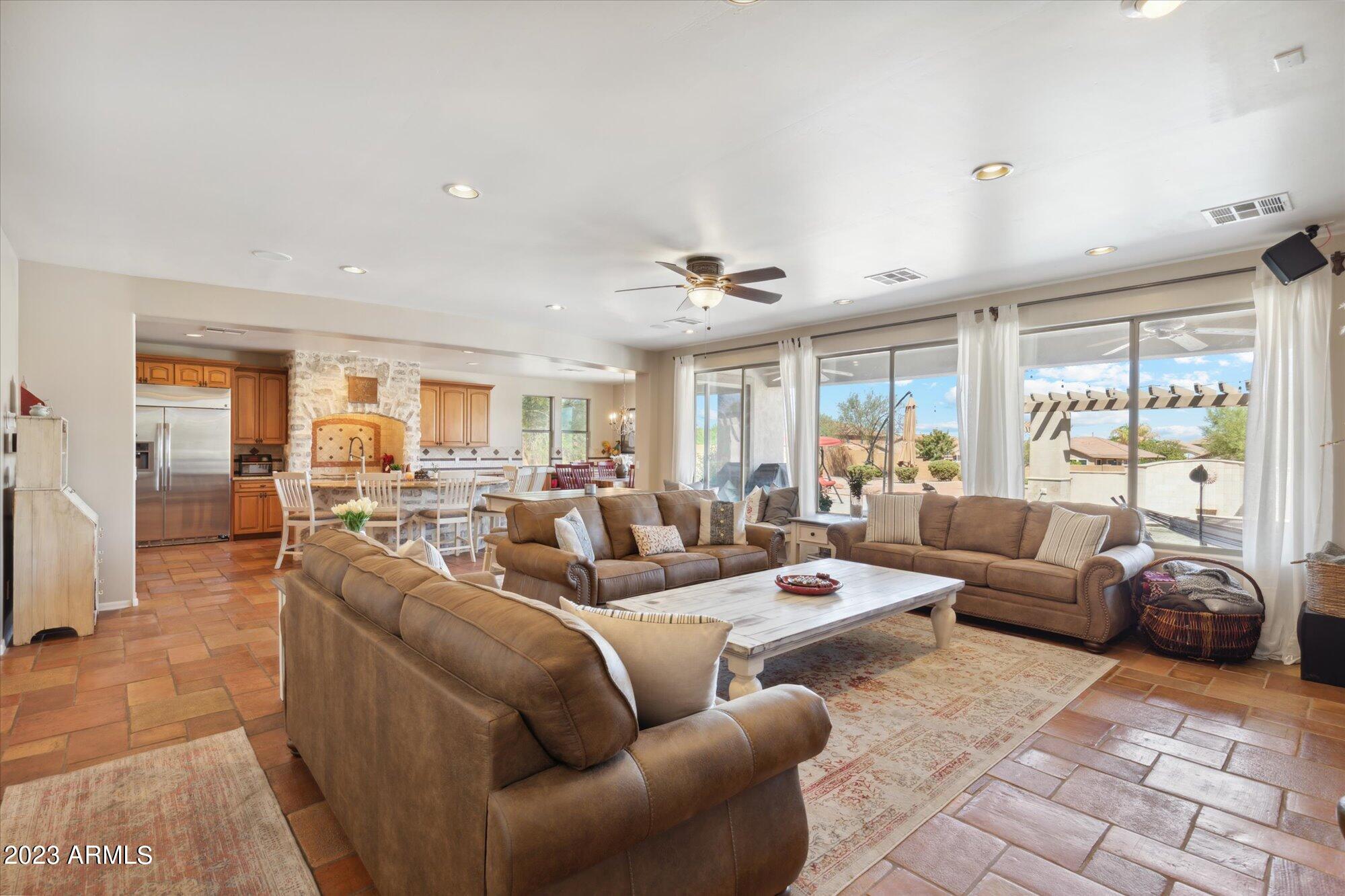 2364 W PHILLIPS Road