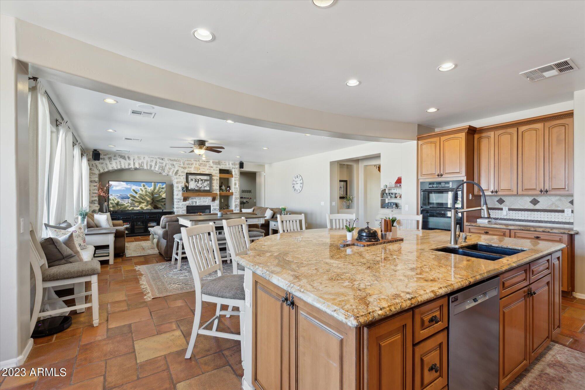 2364 W PHILLIPS Road