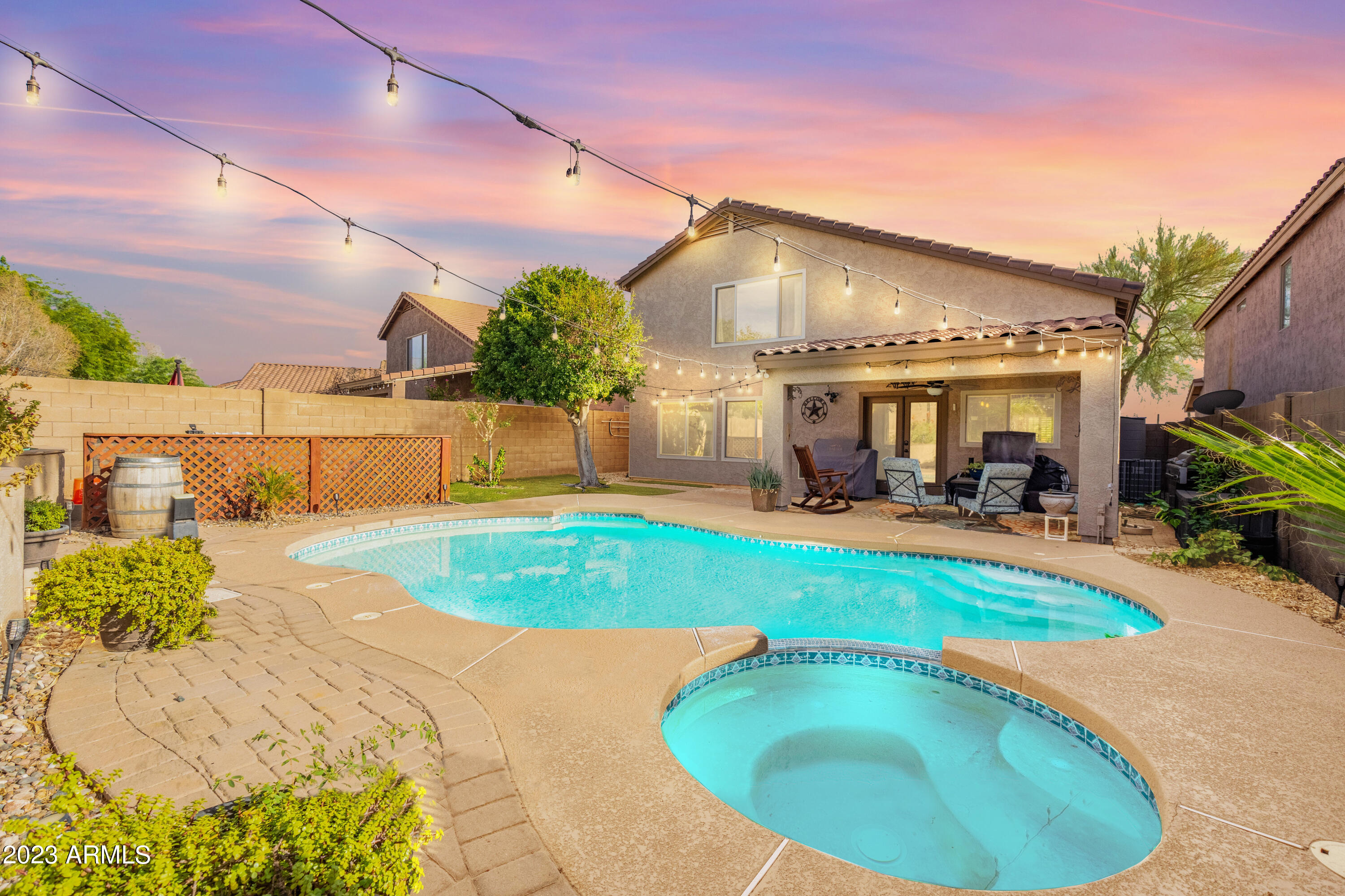 1764 W MUIRWOOD Drive
