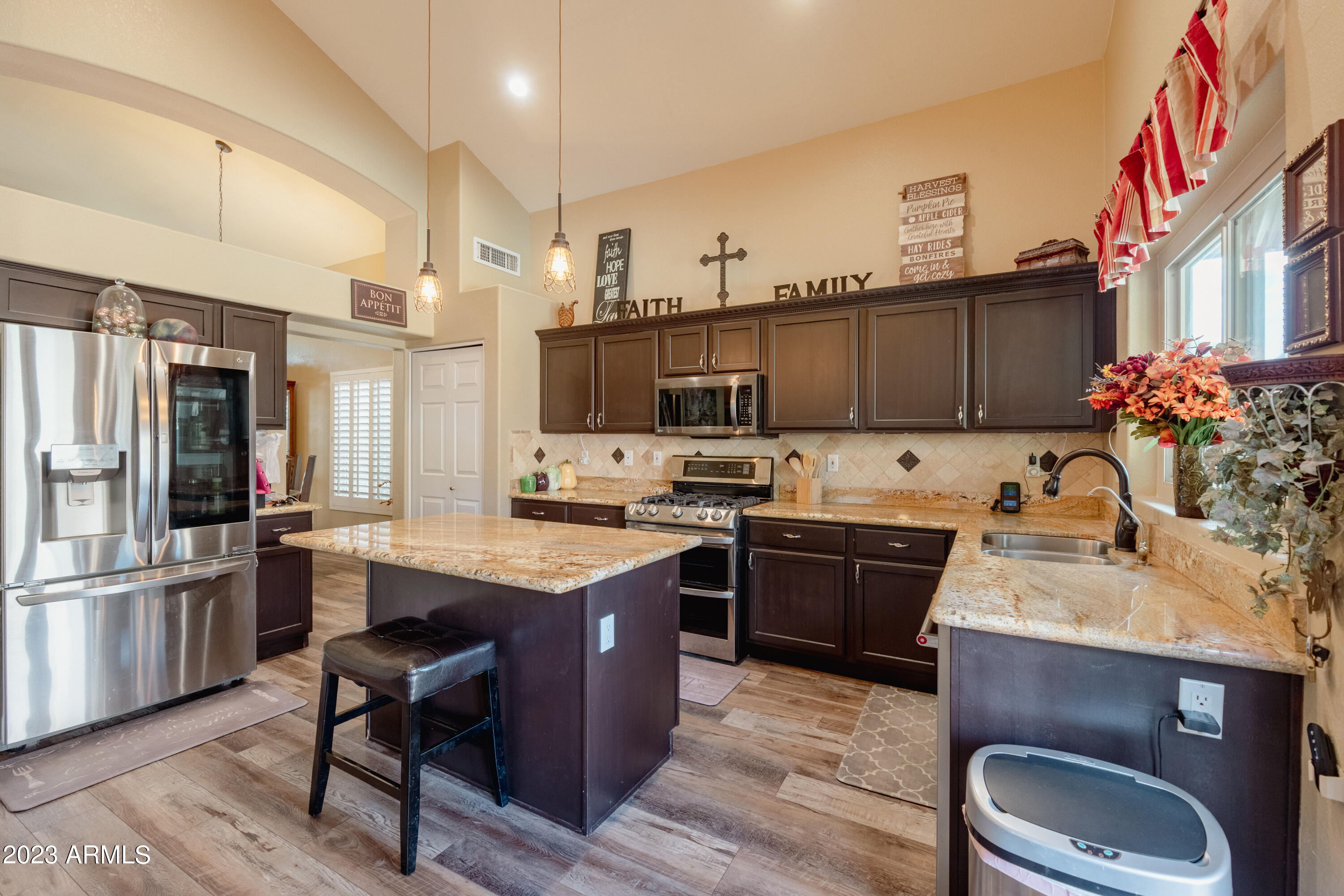 1764 W MUIRWOOD Drive