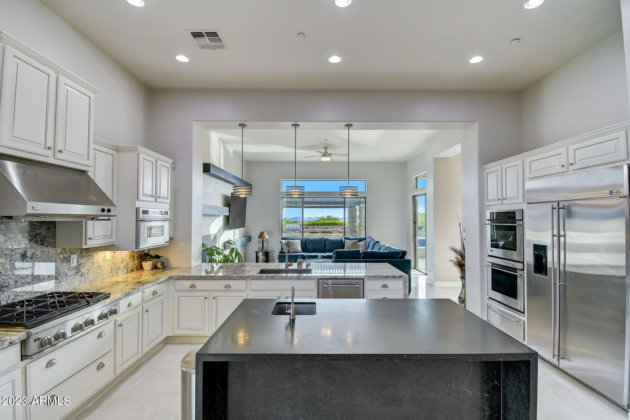 42139 N MOUNTAIN COVE Drive