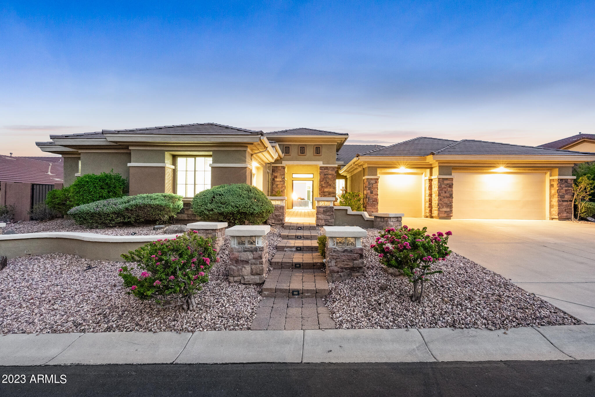 42139 N MOUNTAIN COVE Drive