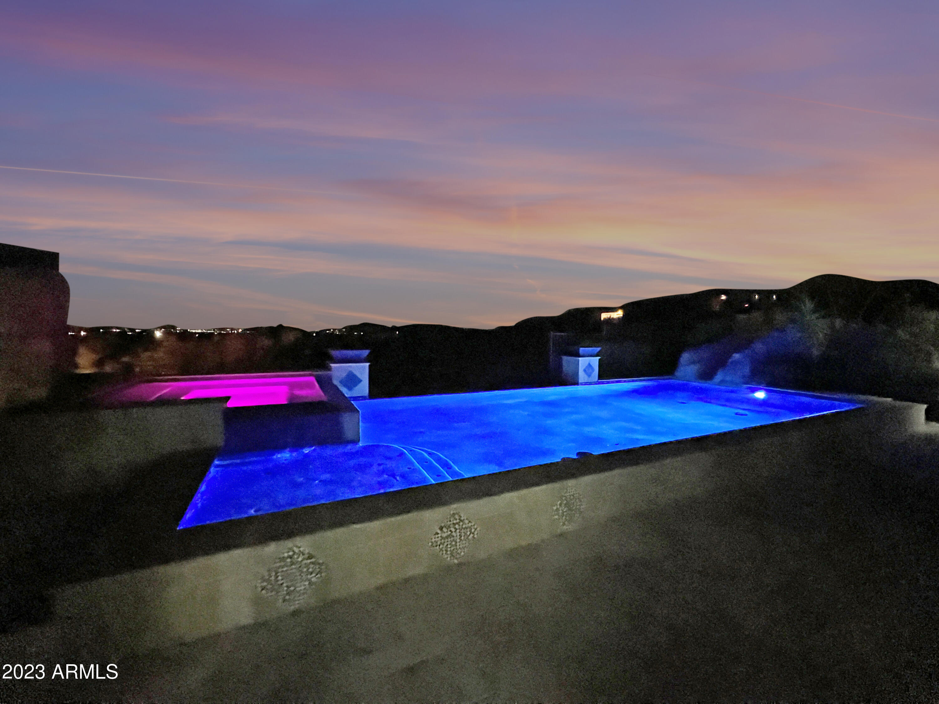 42139 N MOUNTAIN COVE Drive