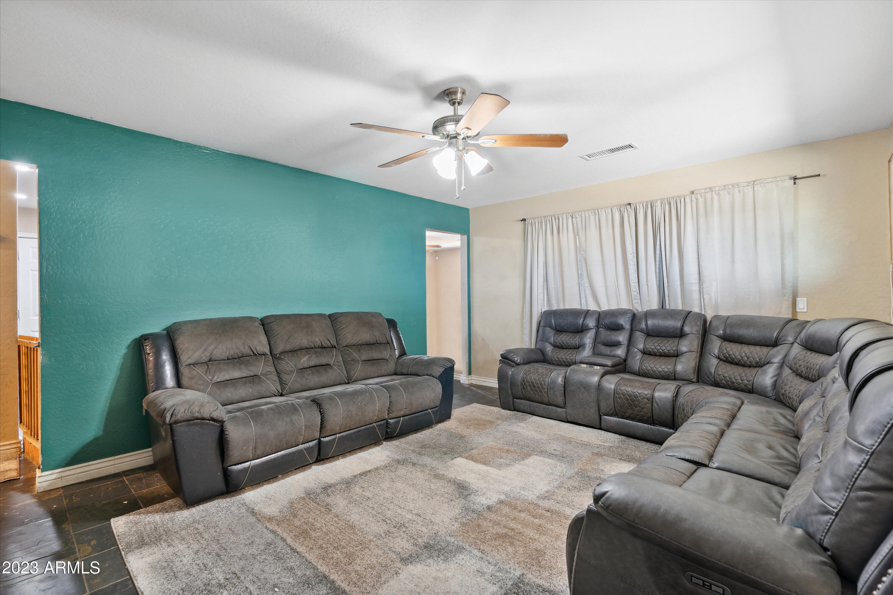 3327 W LAUREL Lane