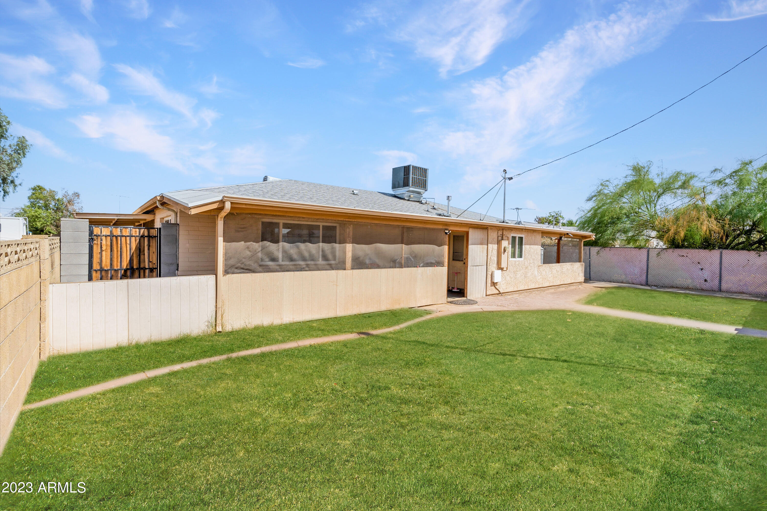 3327 W LAUREL Lane