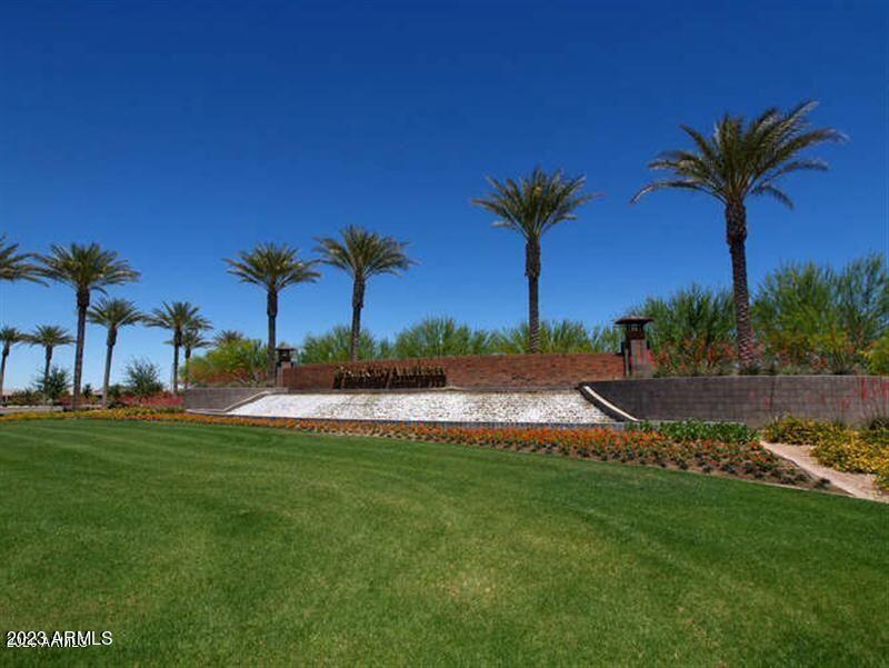 4275 N Presidio Drive