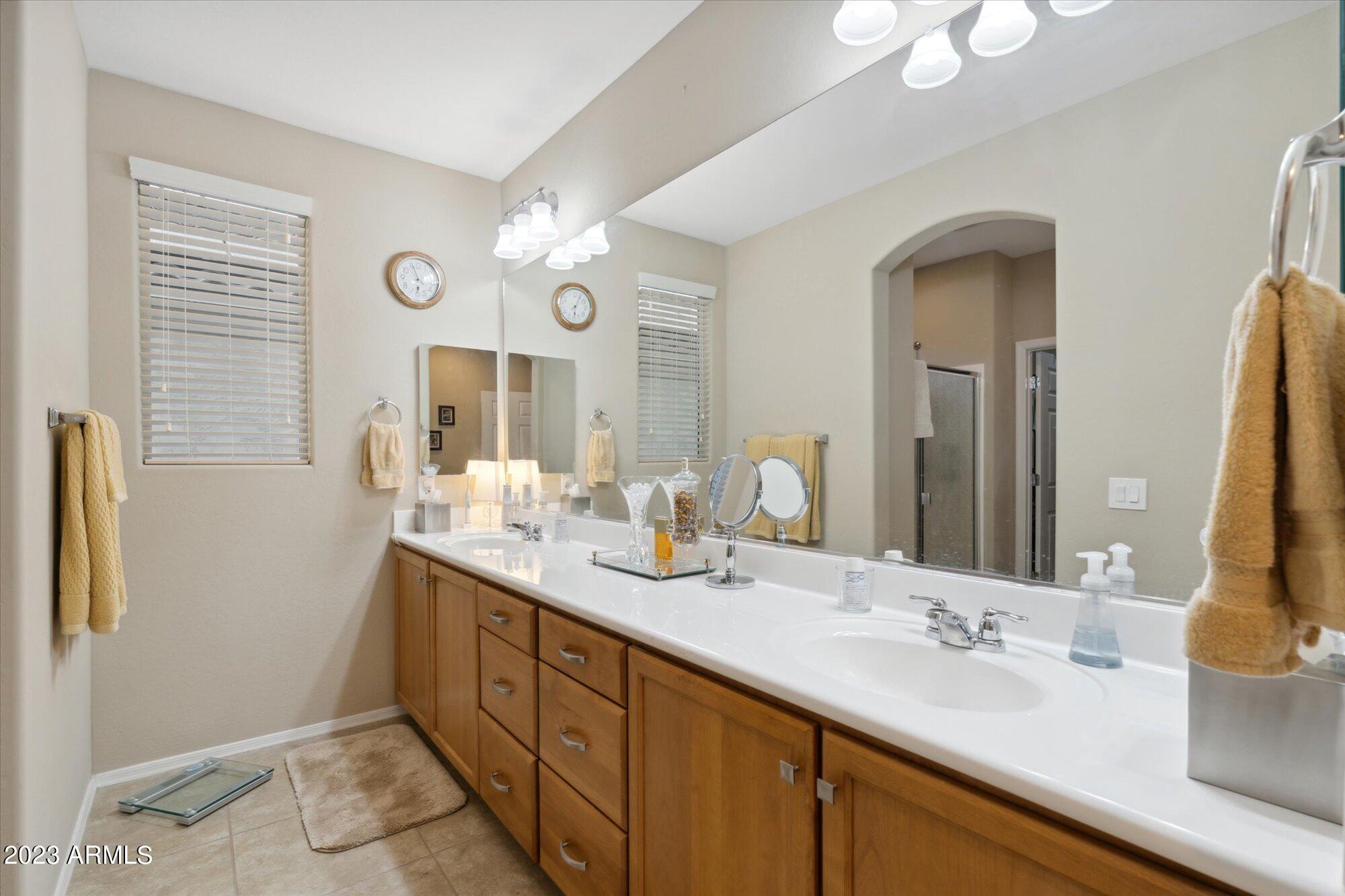 4275 N Presidio Drive