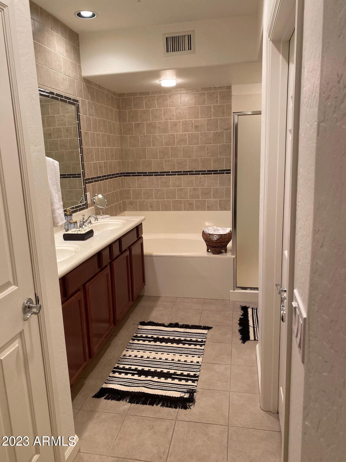 3935 E ROUGH RIDER Road, 1187