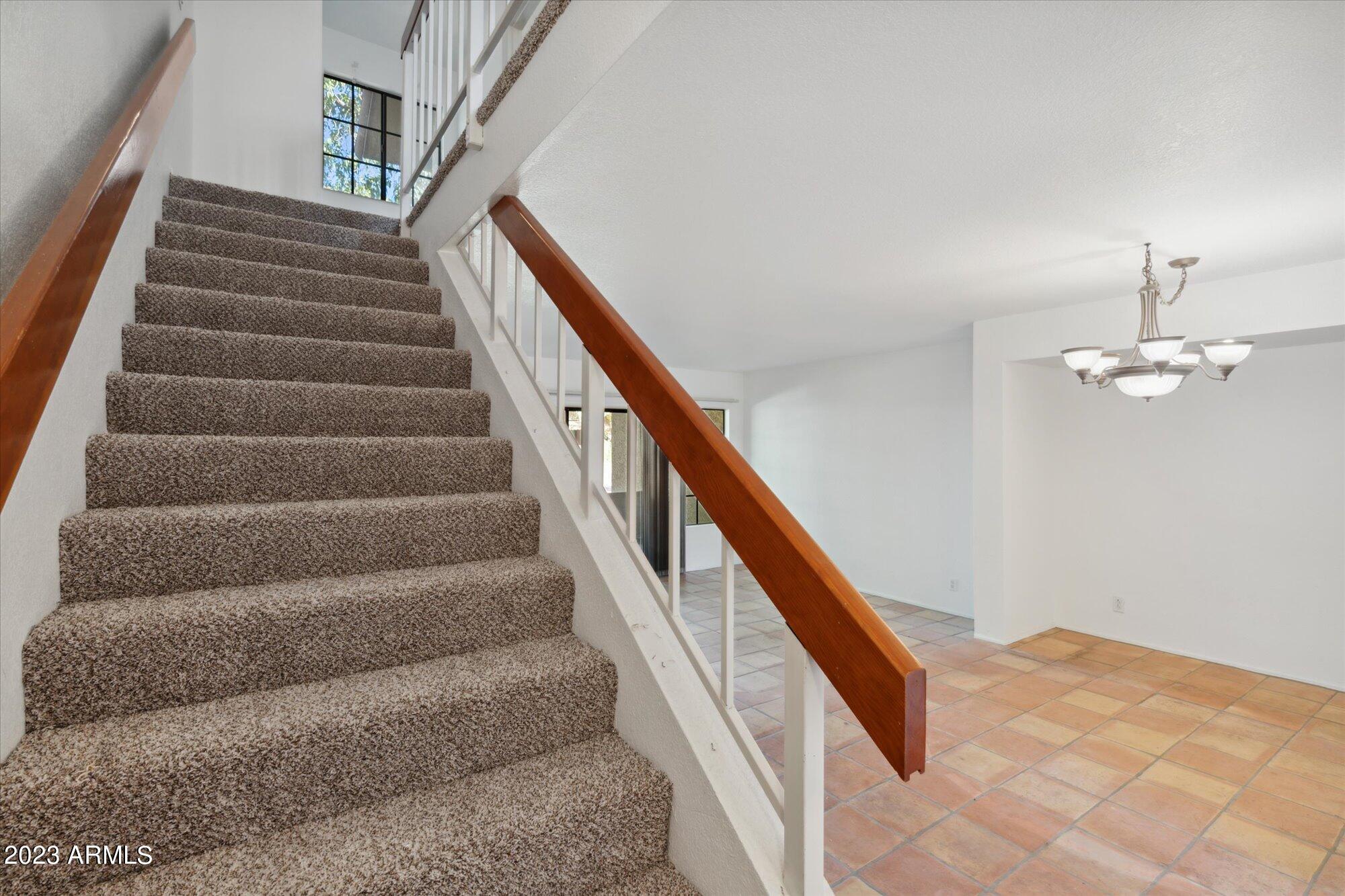 8700 E MOUNTAIN VIEW Road, 1049