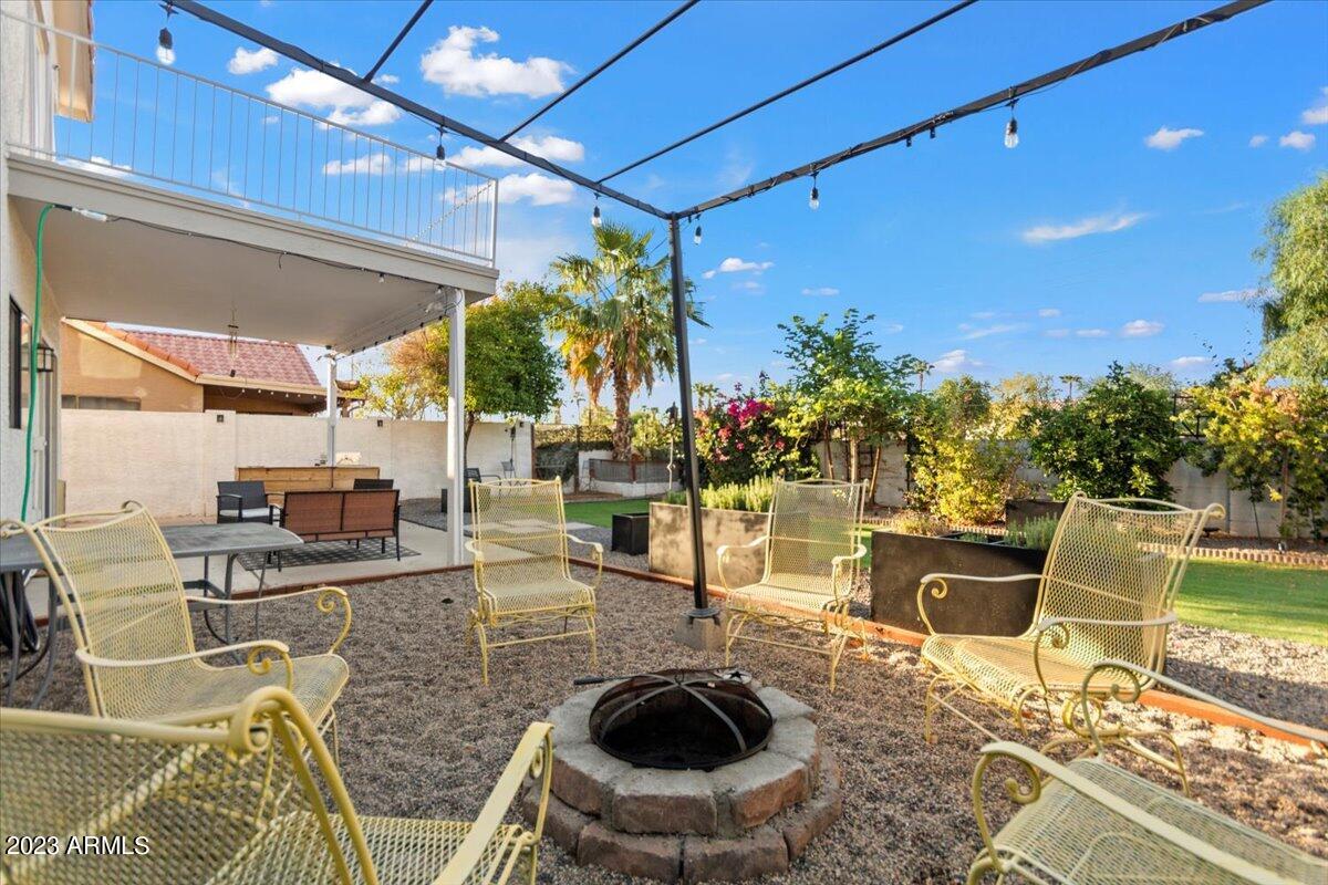 1238 W SEASCAPE Drive