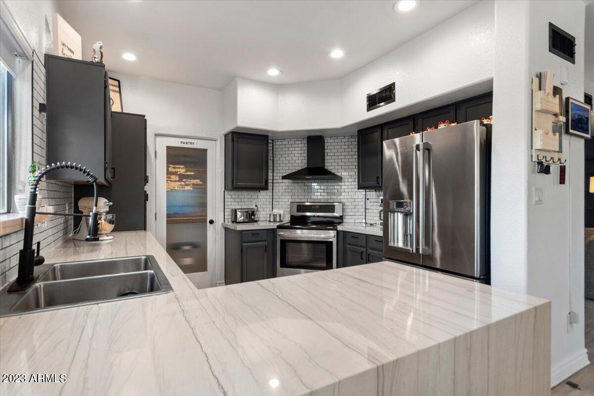 1238 W SEASCAPE Drive