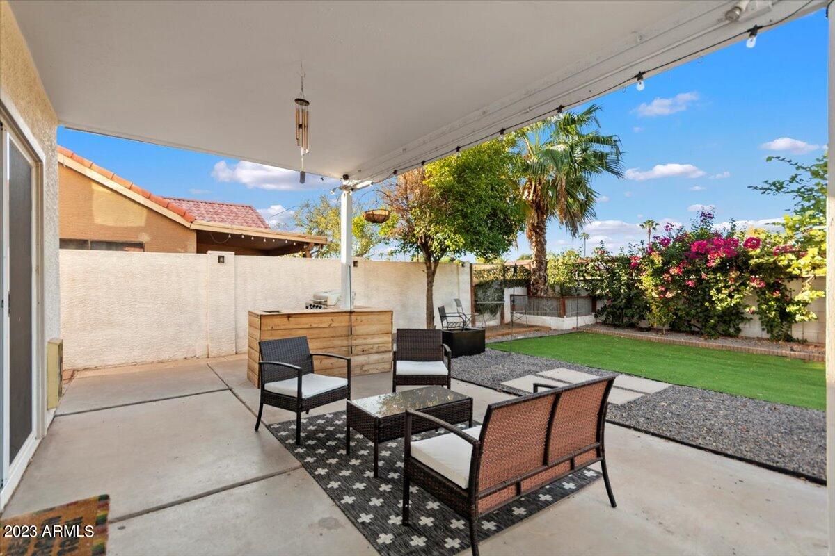 1238 W SEASCAPE Drive