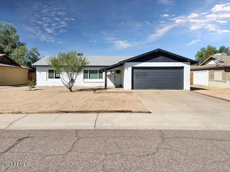 4216 W SELDON Lane