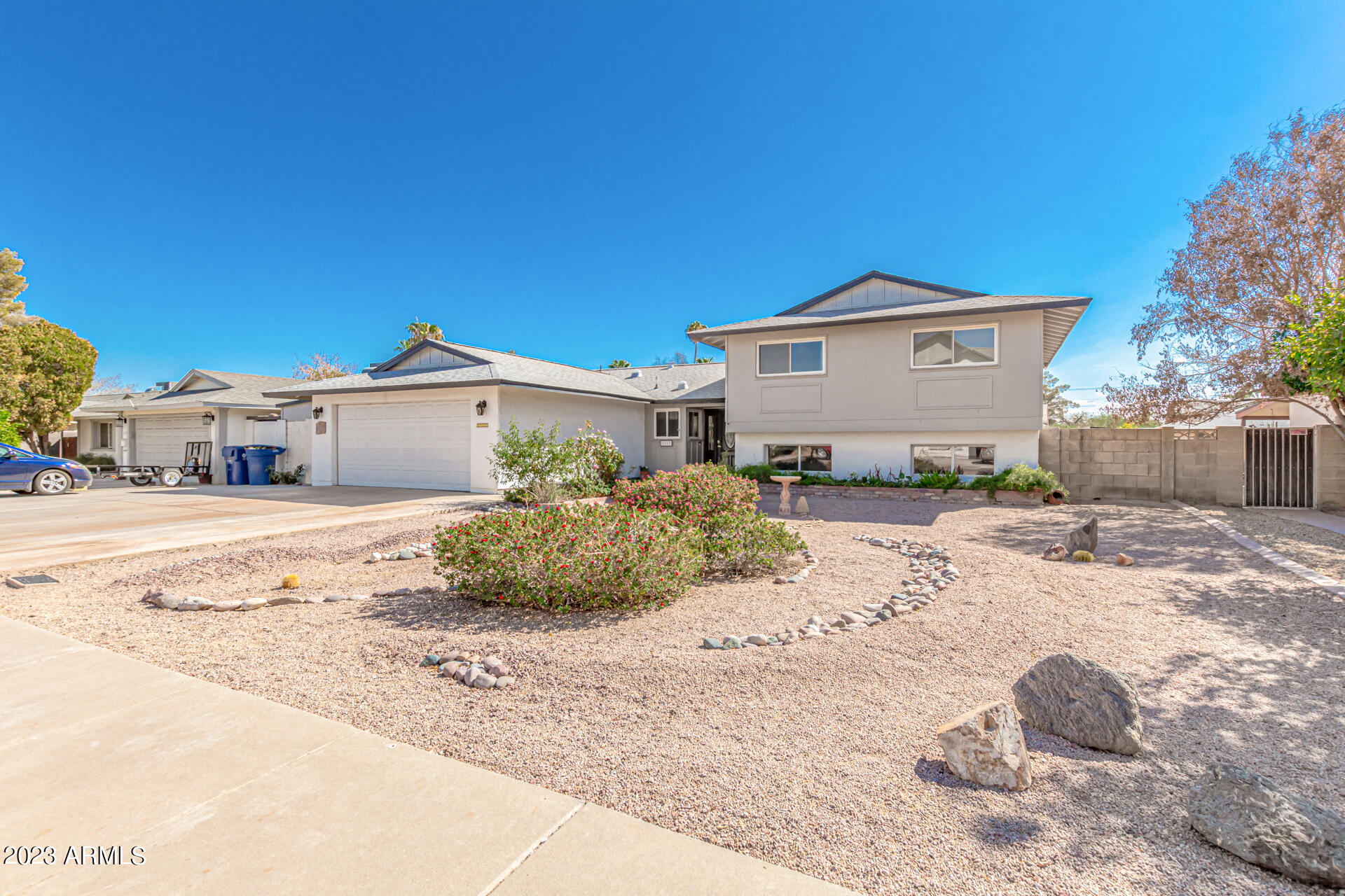 1113 E LODGE Drive