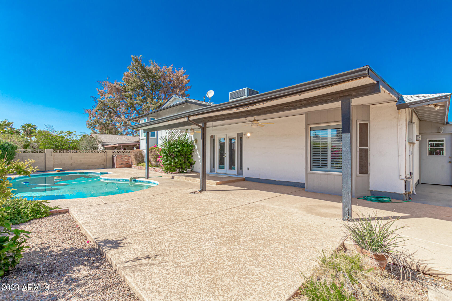 1113 E LODGE Drive