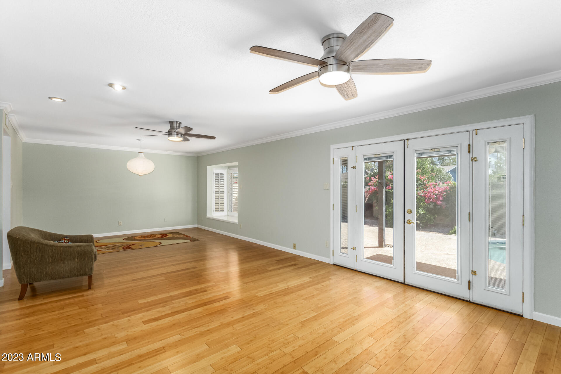 1113 E LODGE Drive