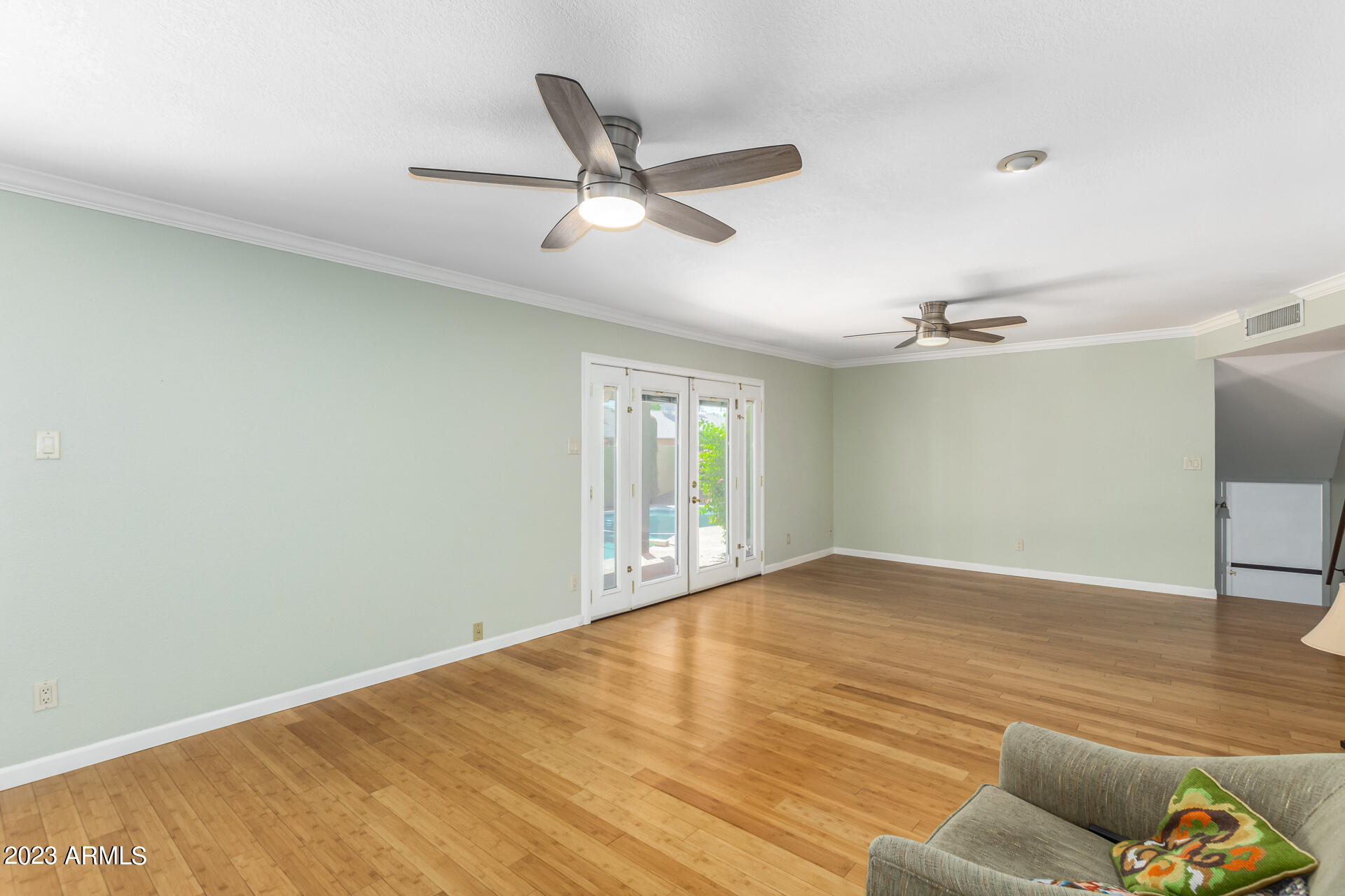 1113 E LODGE Drive