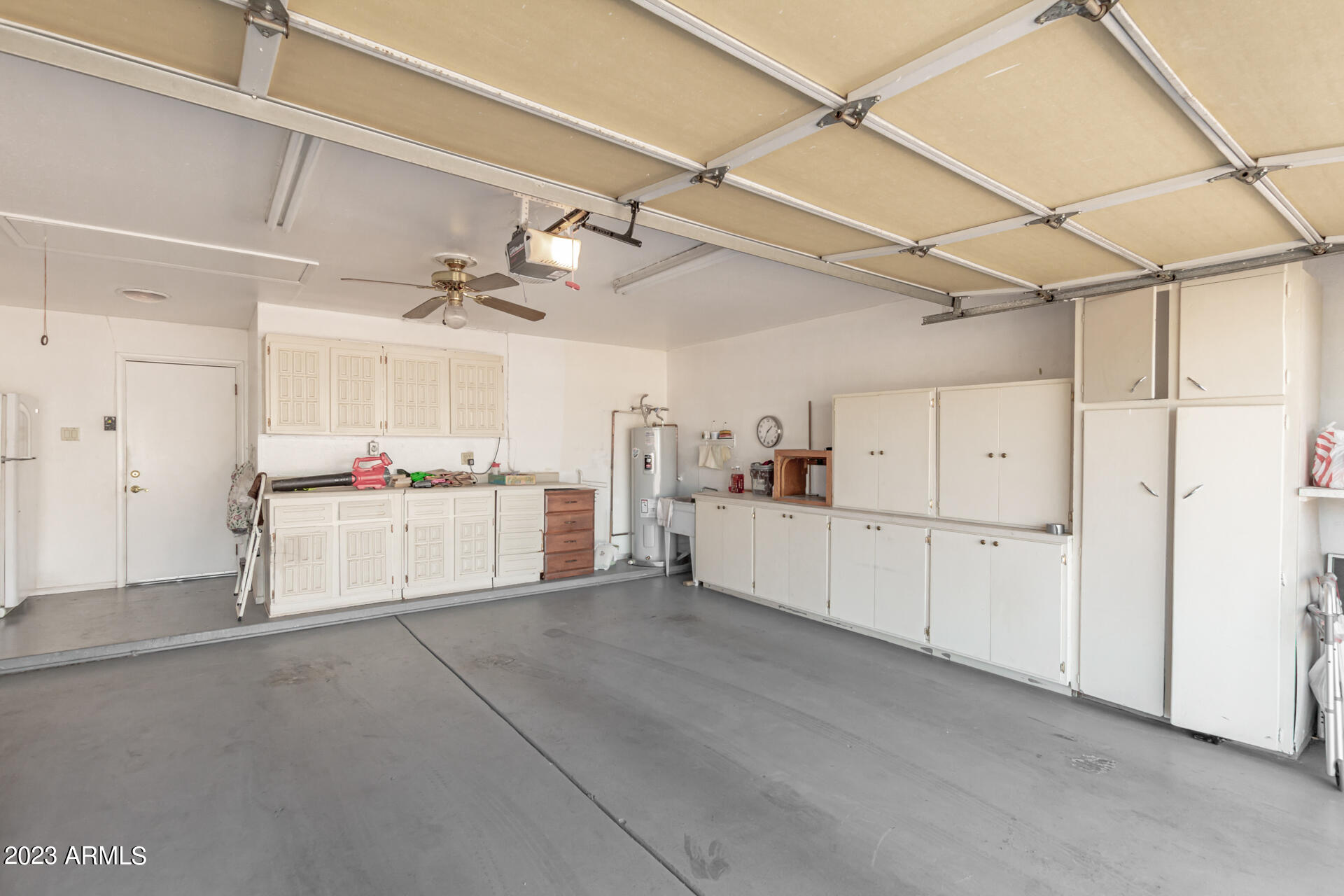 1113 E LODGE Drive
