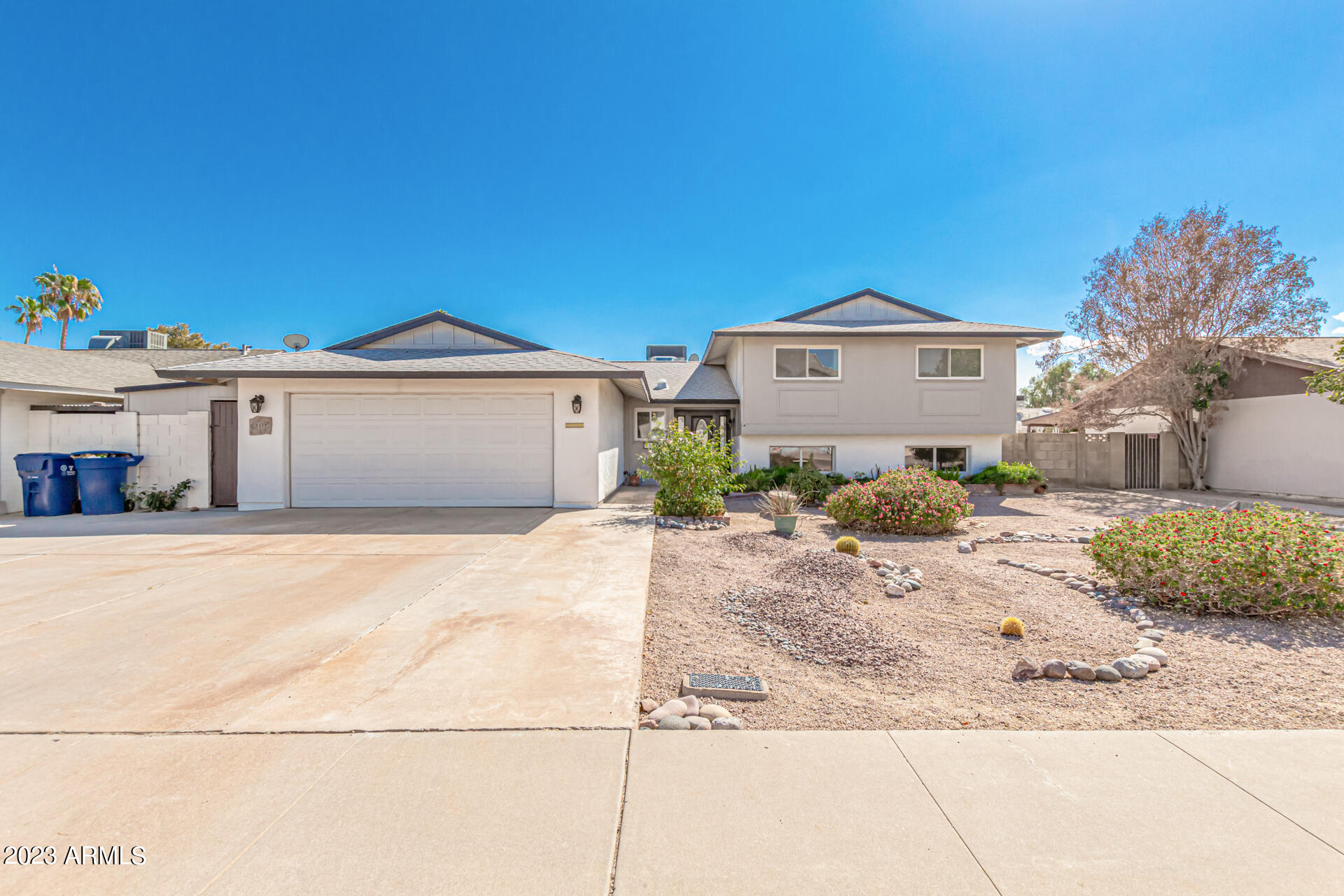 1113 E LODGE Drive