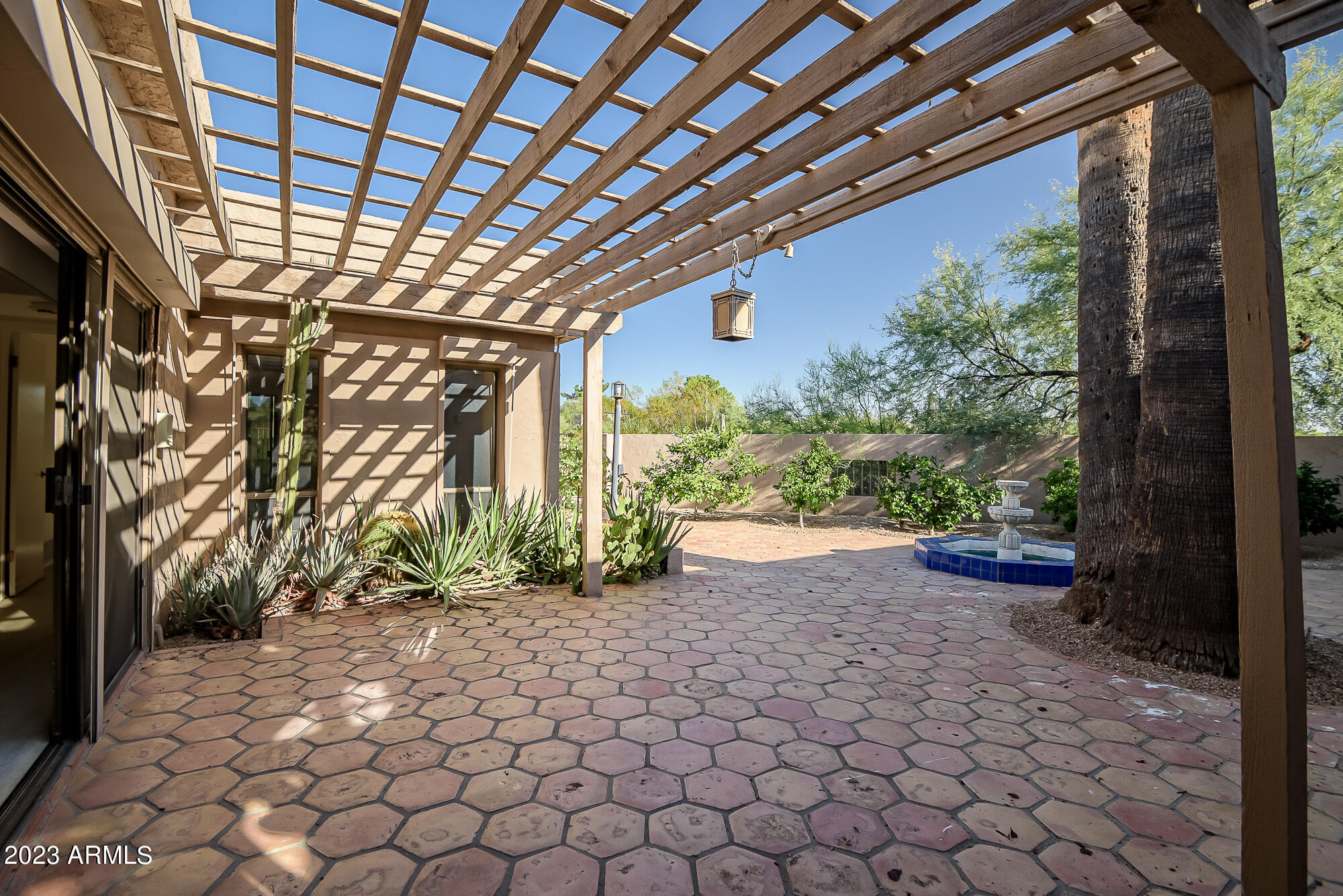 1062 E BOULDER Drive
