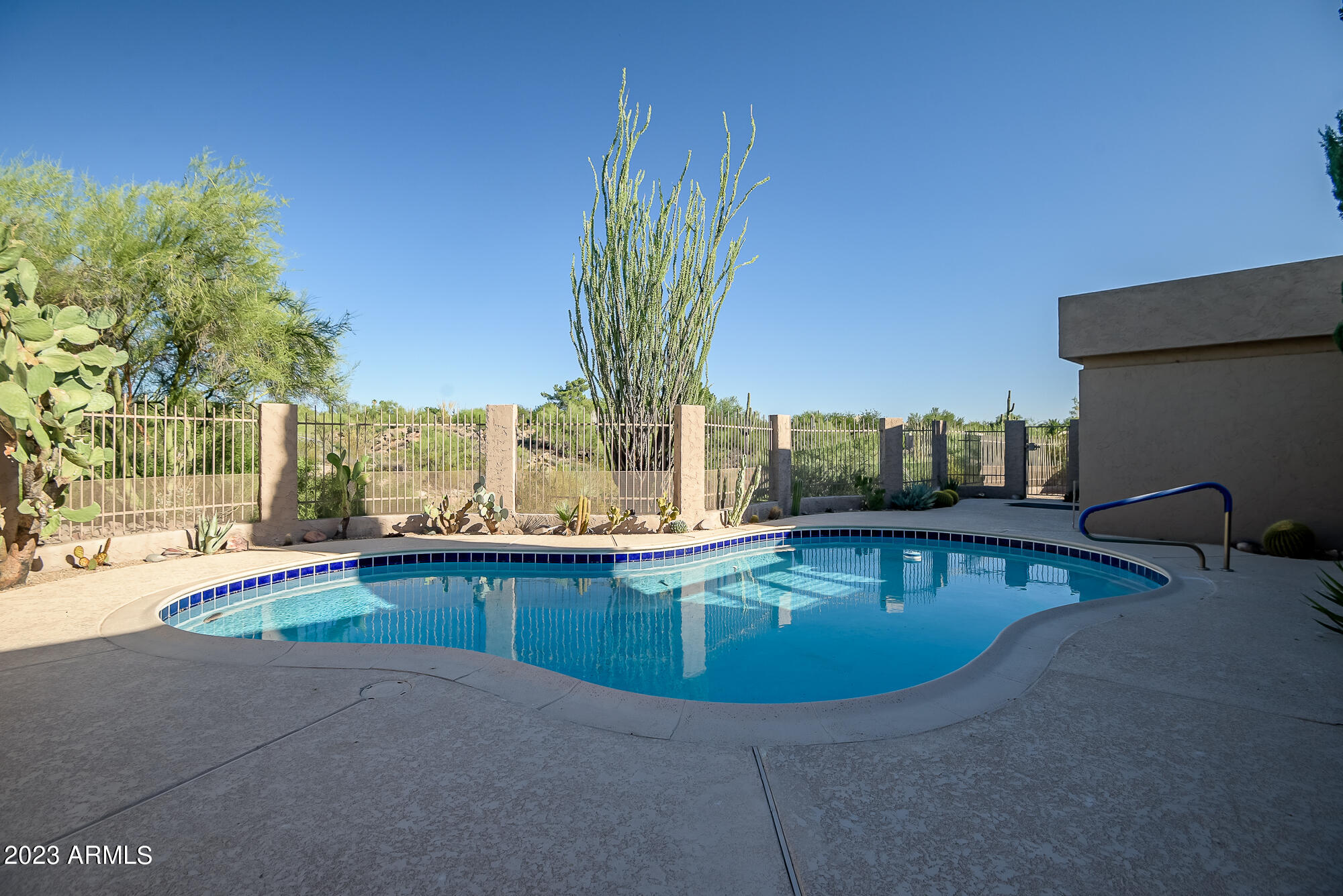 1062 E BOULDER Drive