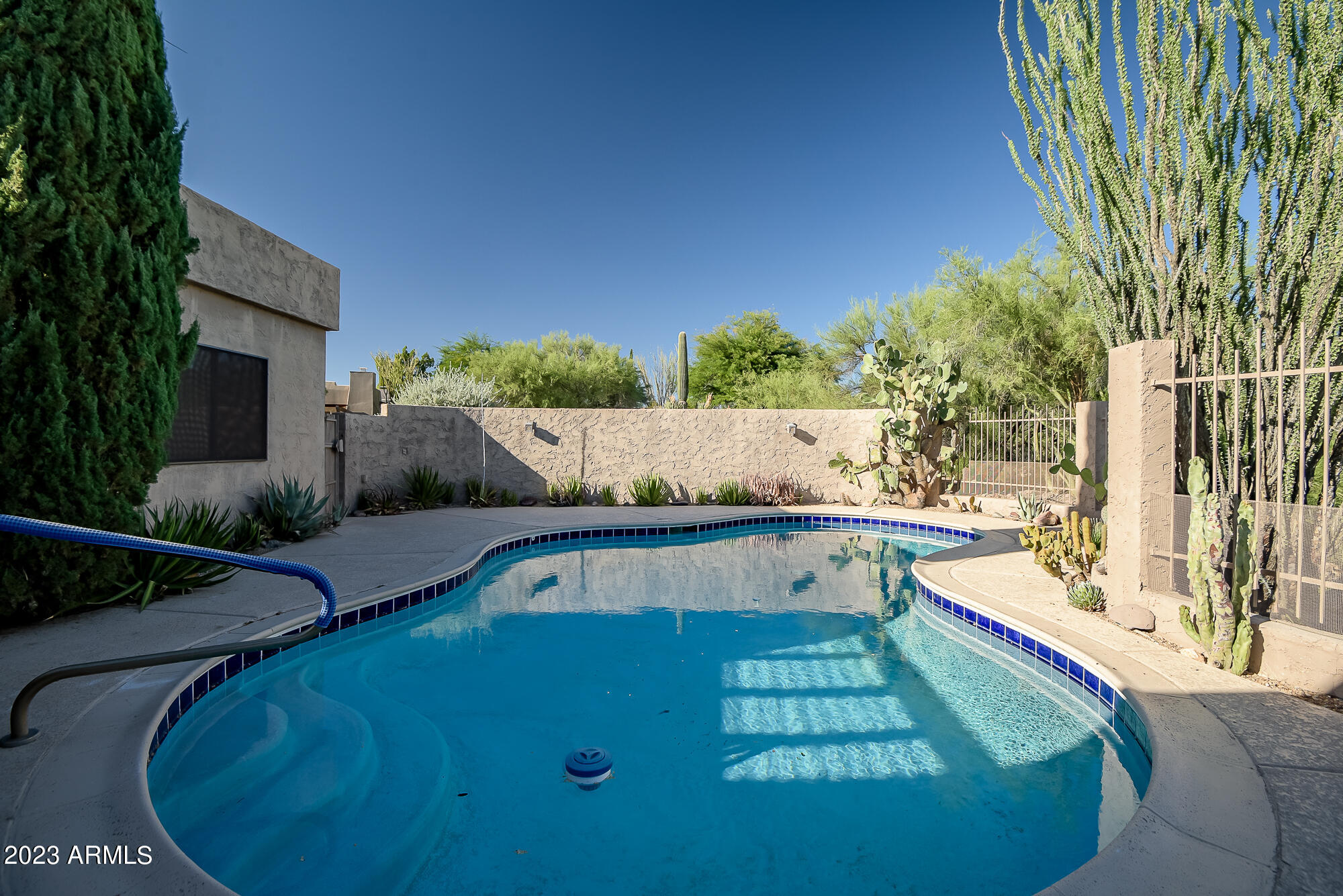 1062 E BOULDER Drive