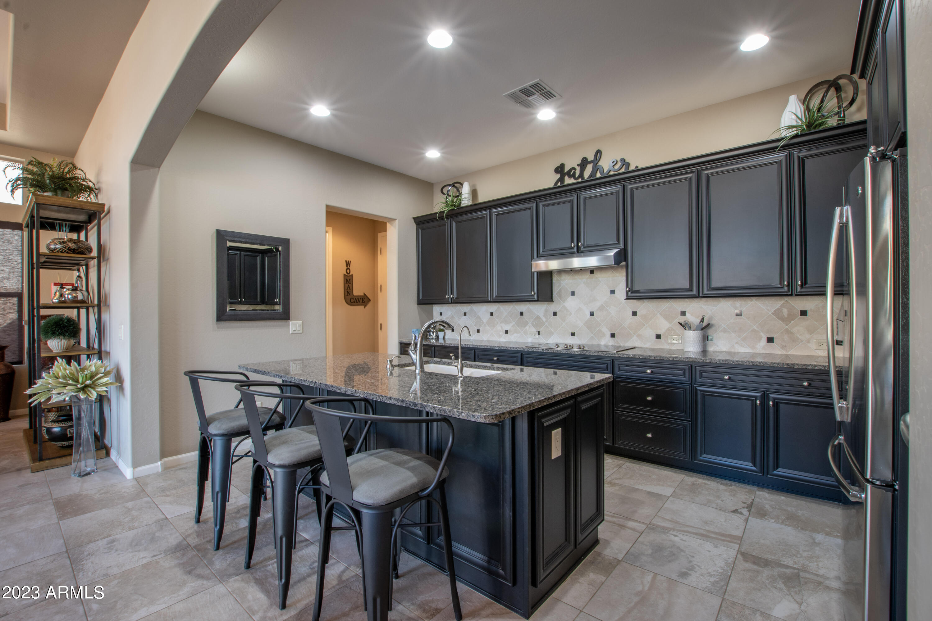 16780 W HOLLY Street