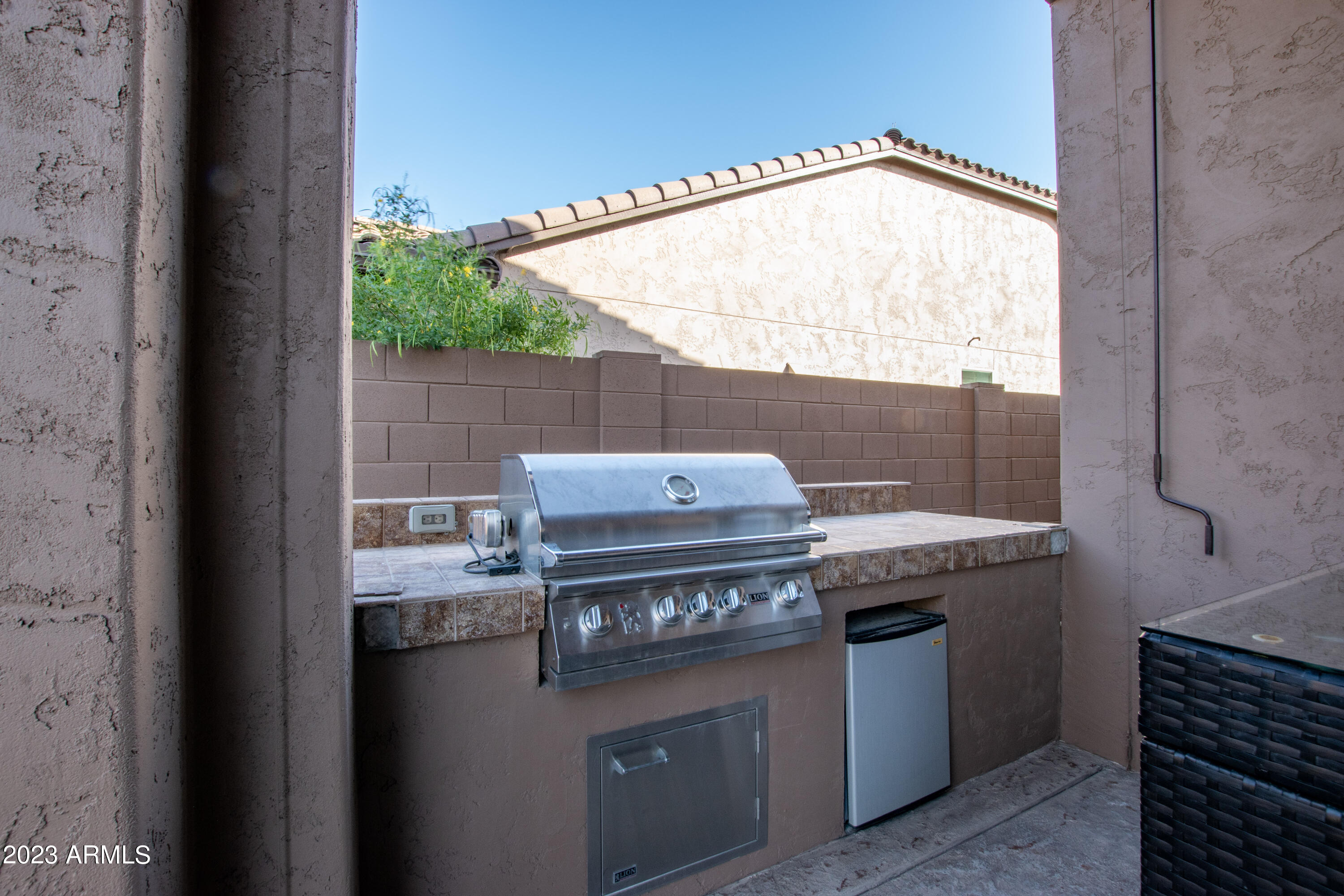 16780 W HOLLY Street