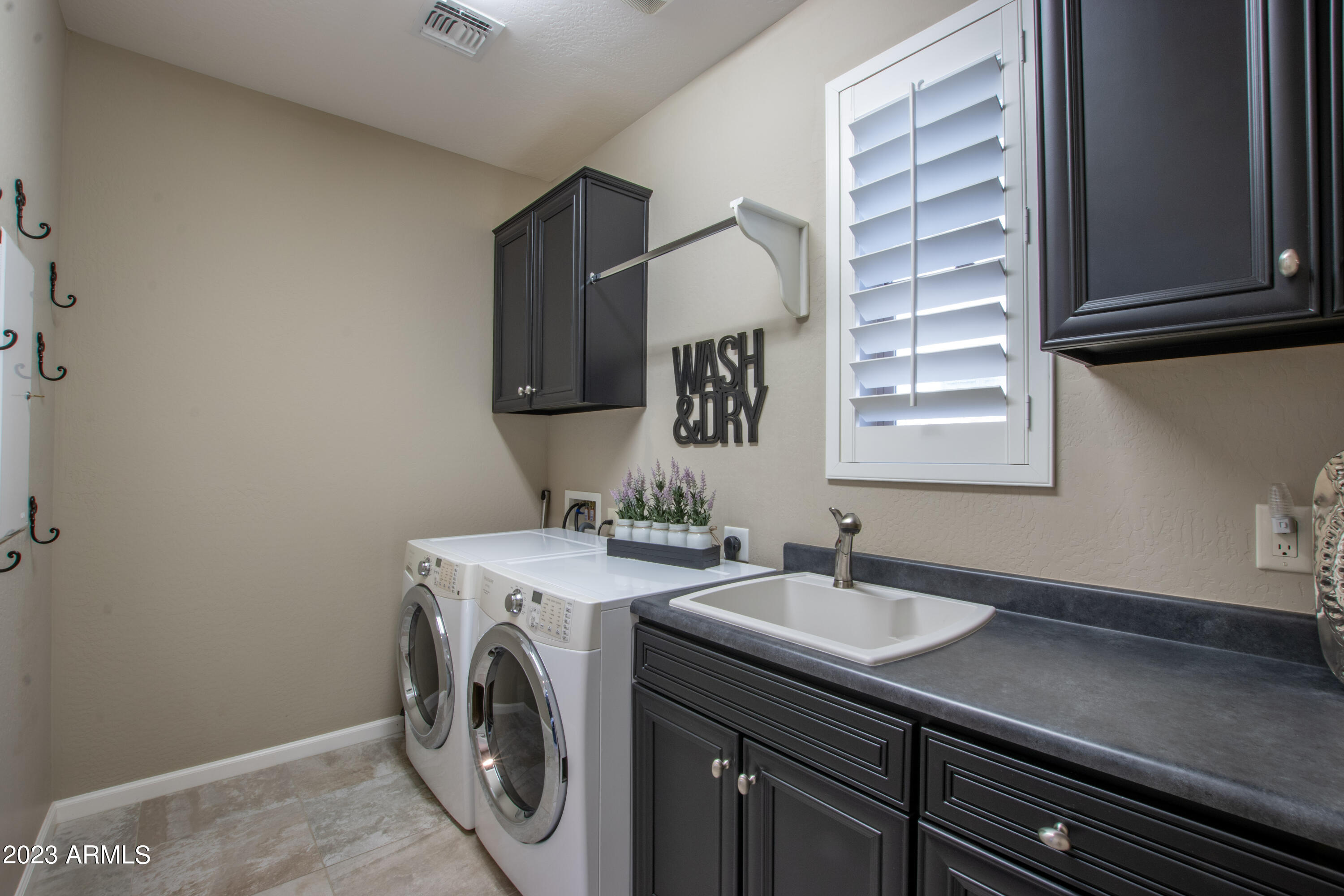 16780 W HOLLY Street