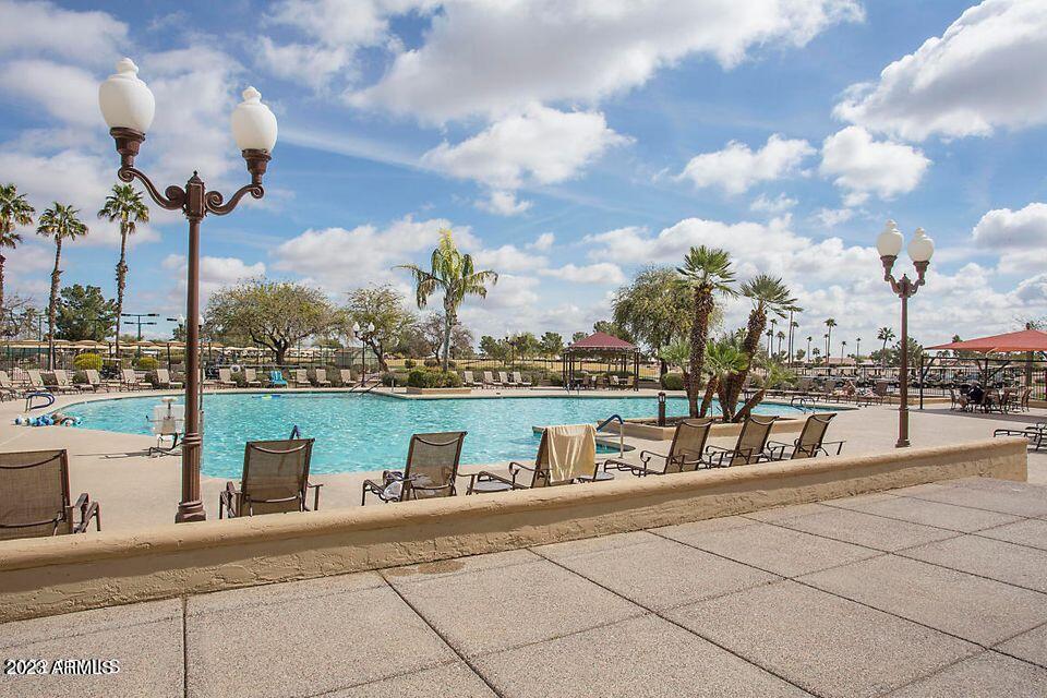 16780 W HOLLY Street