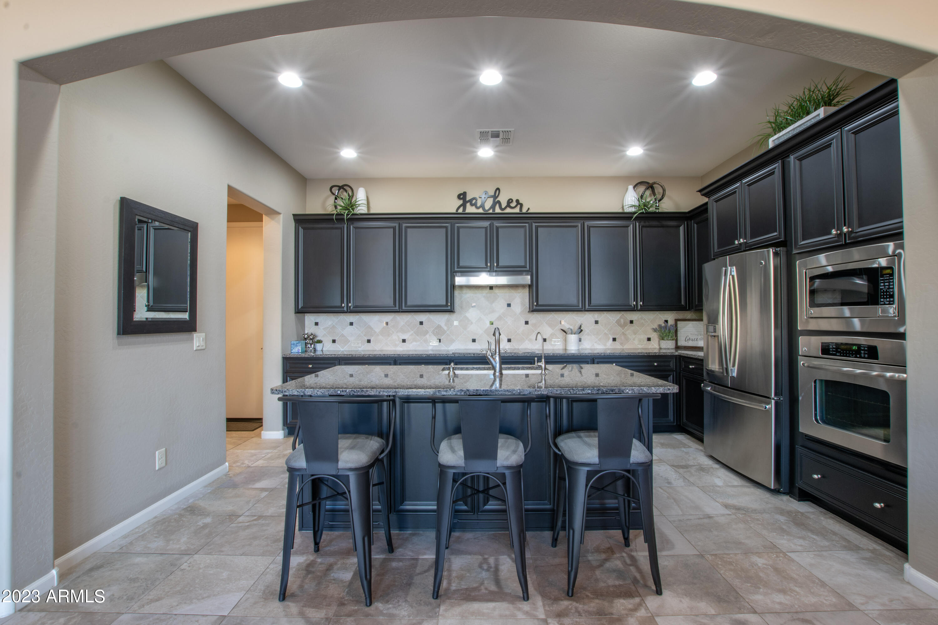 16780 W HOLLY Street