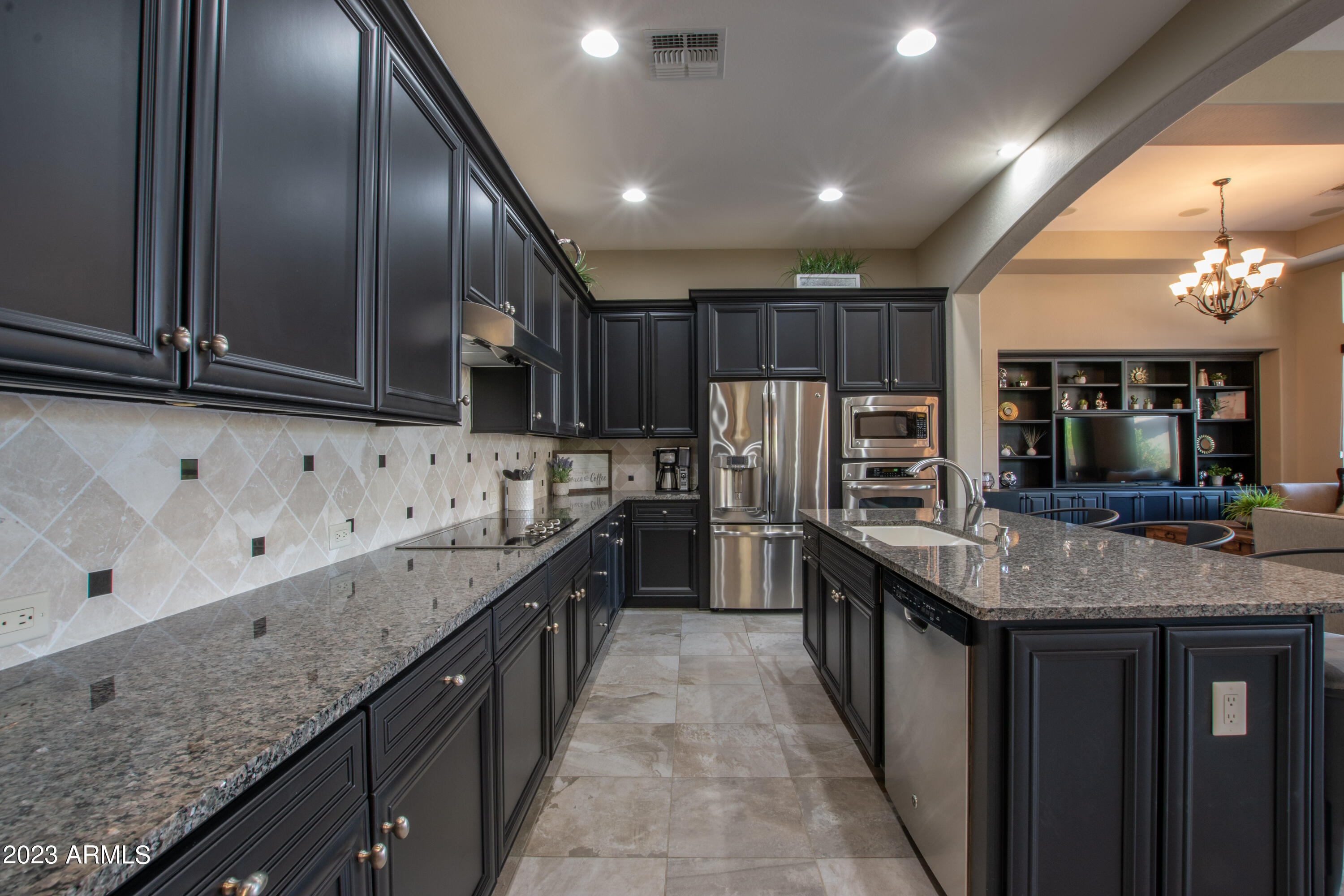 16780 W HOLLY Street