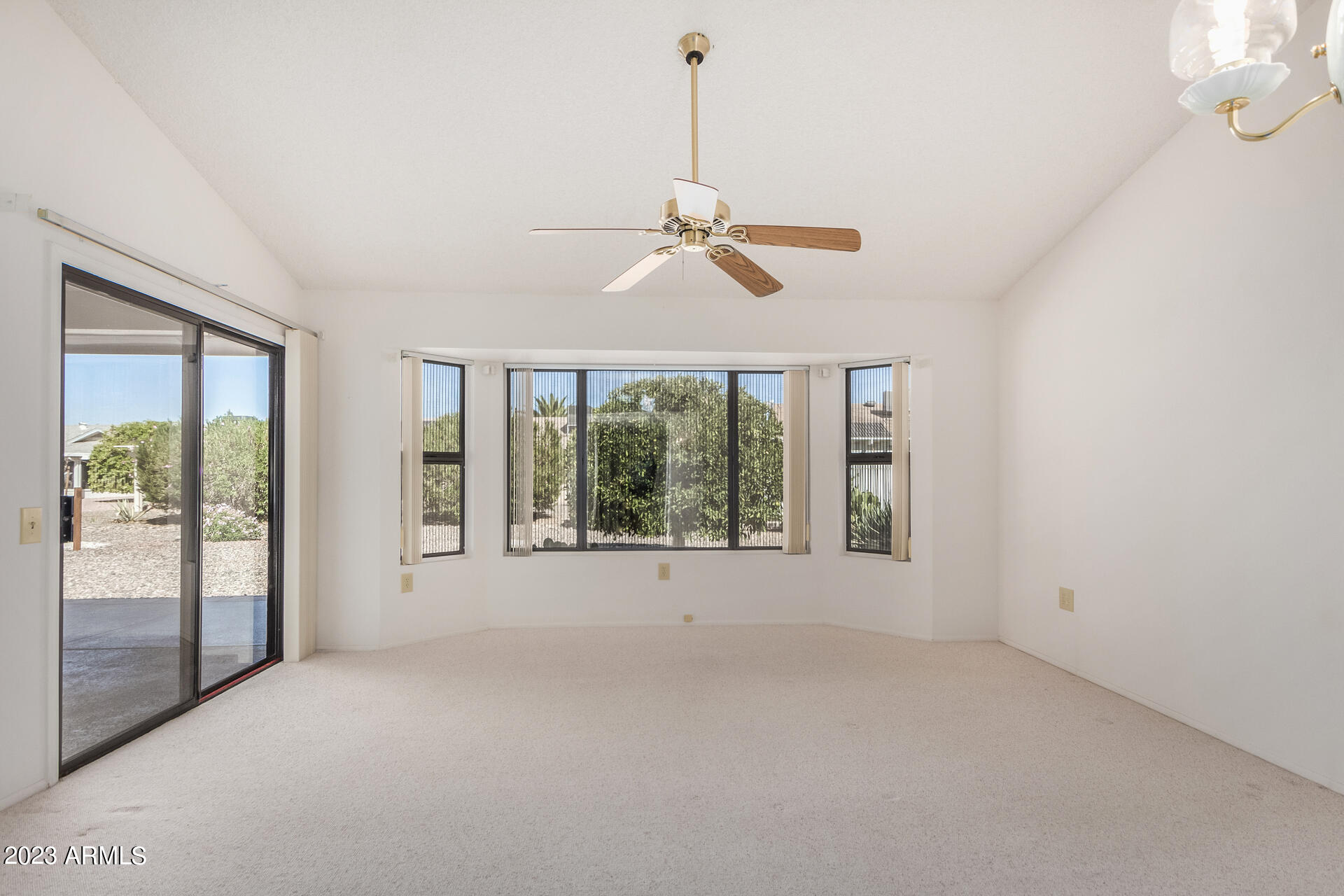 14434 W WHITE ROCK Drive