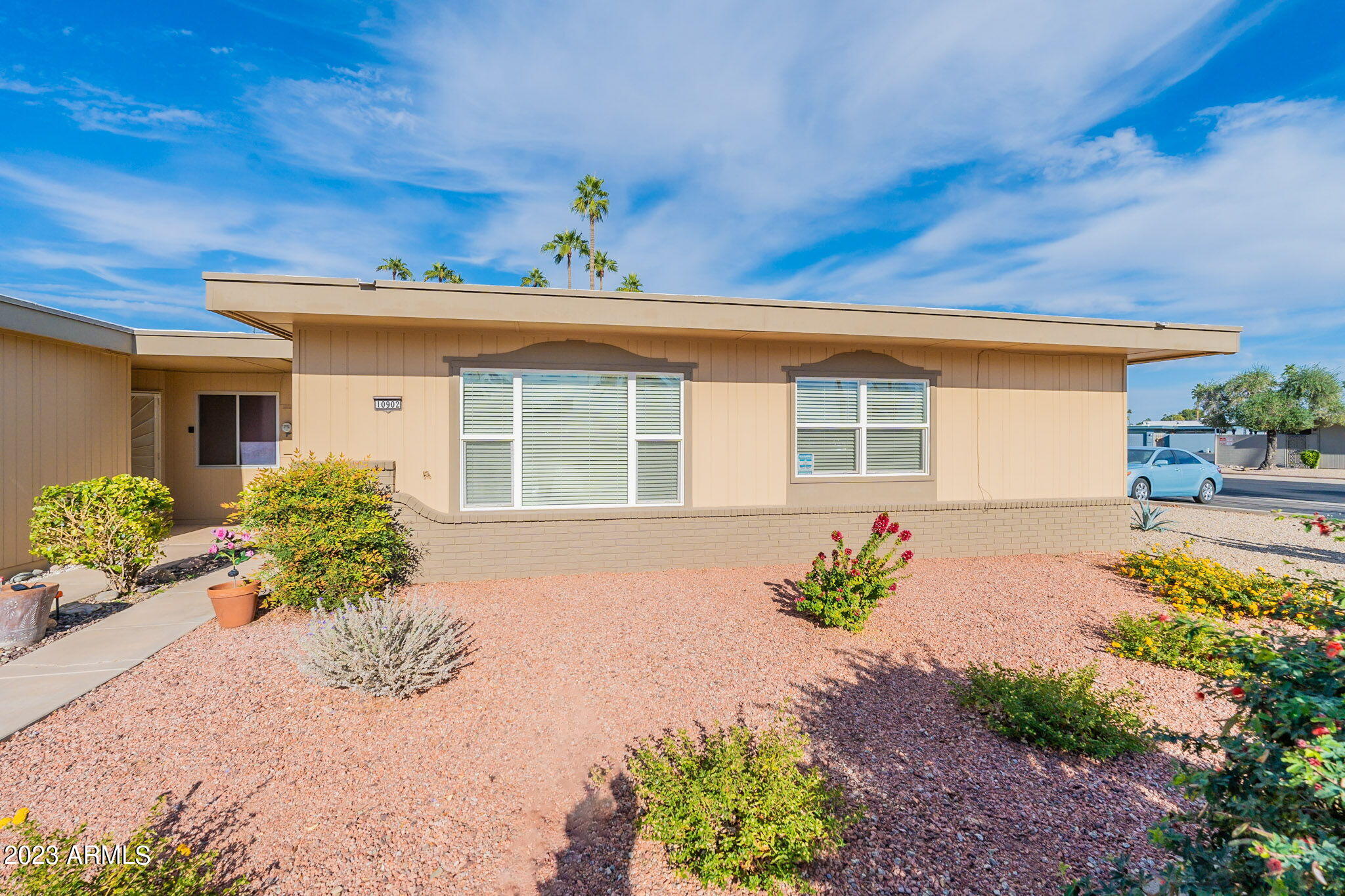 10902 W THUNDERBIRD Boulevard