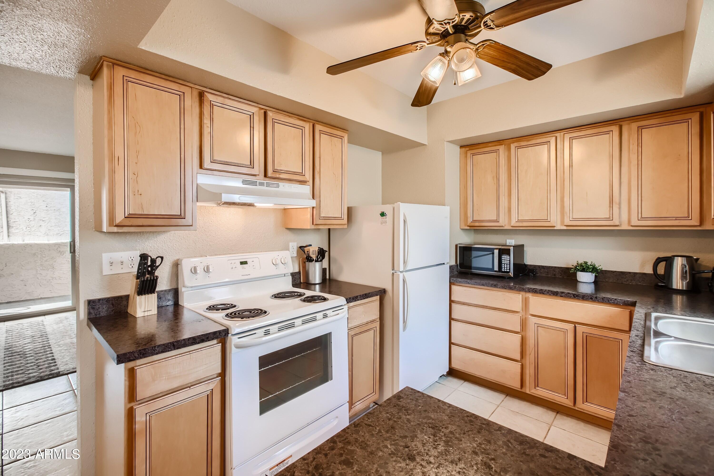 4554 E PARADISE VILLAGE Parkway N, 233
