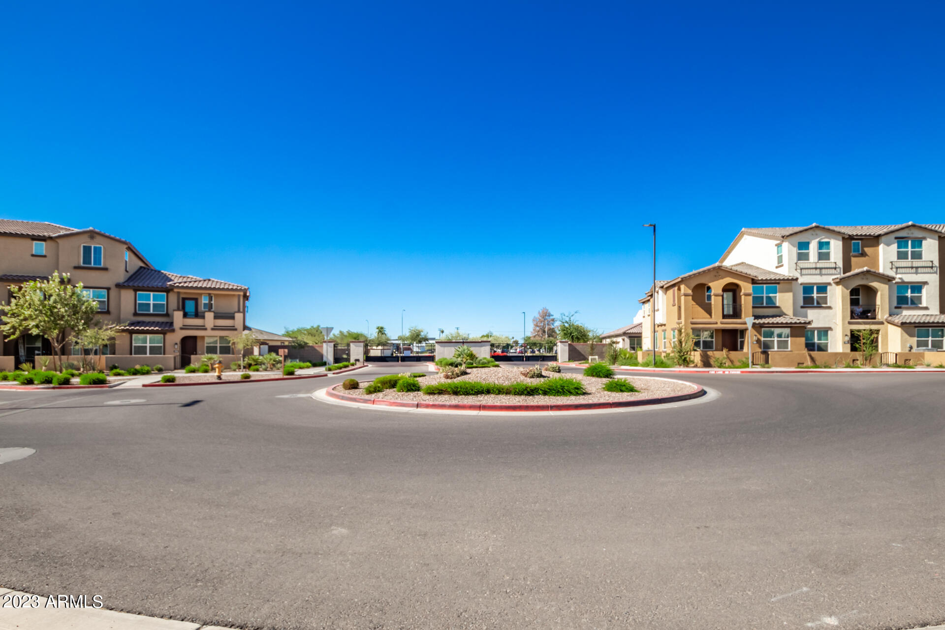 1255 N ARIZONA Avenue, 1170