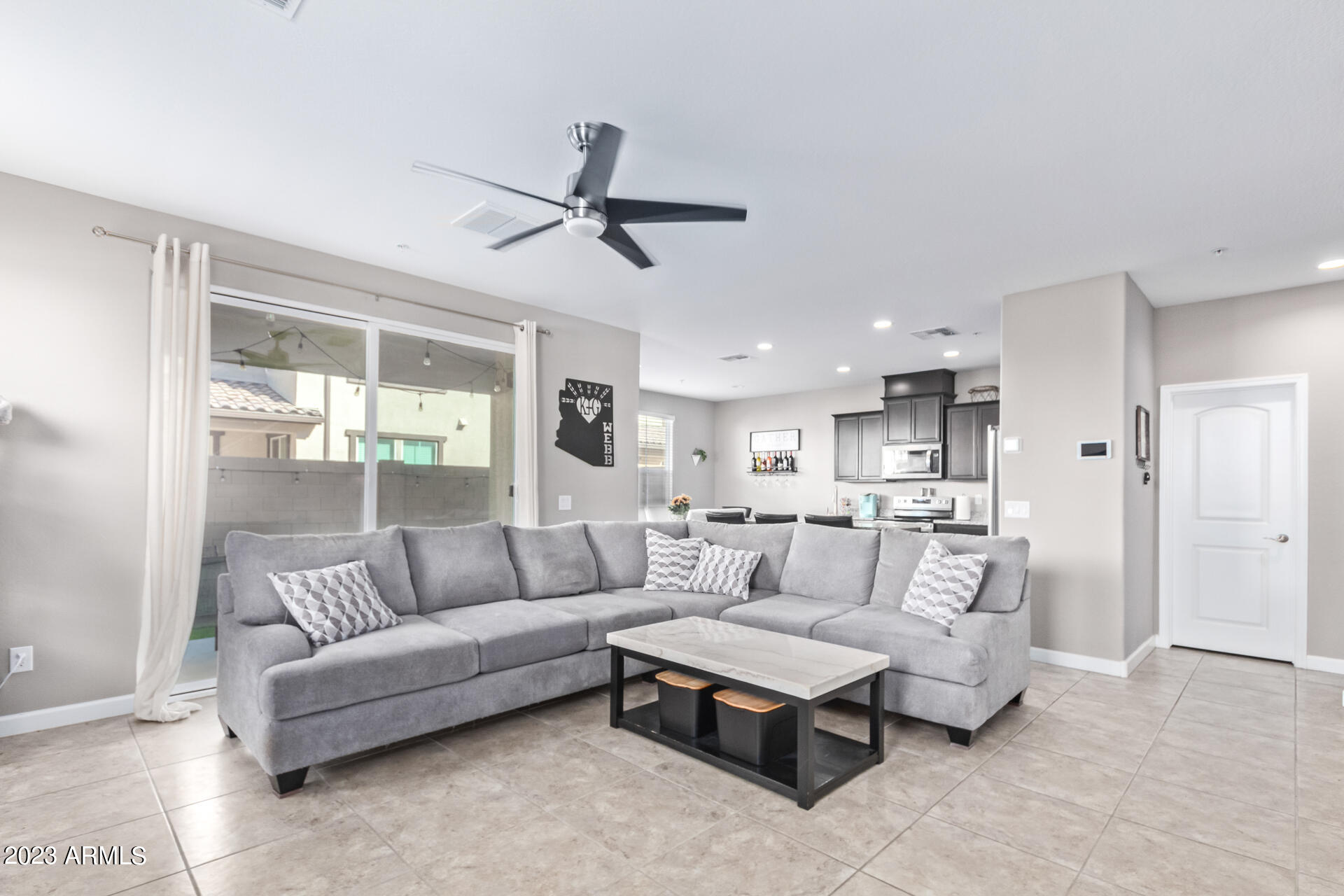 1255 N ARIZONA Avenue, 1170