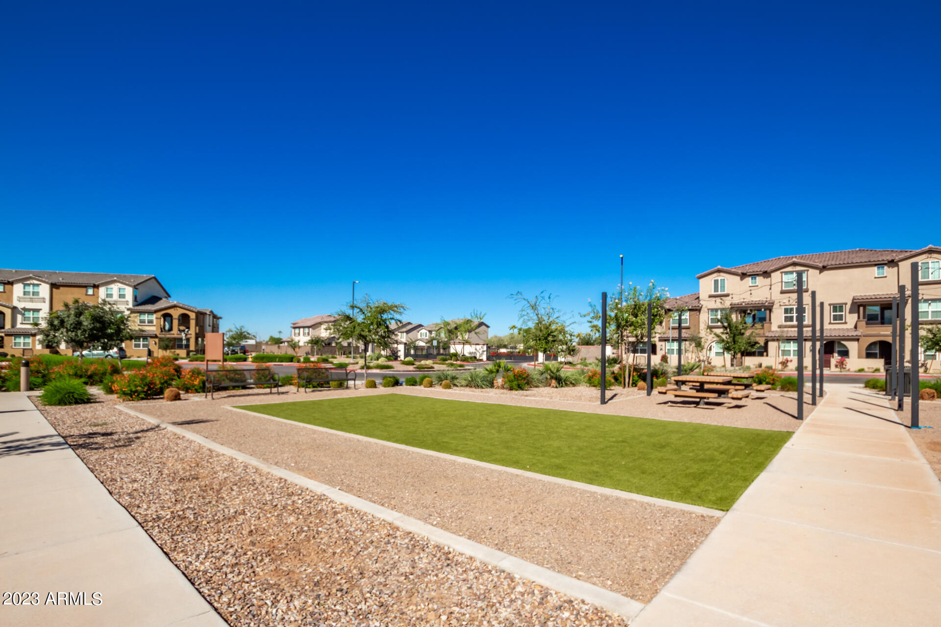 1255 N ARIZONA Avenue, 1170
